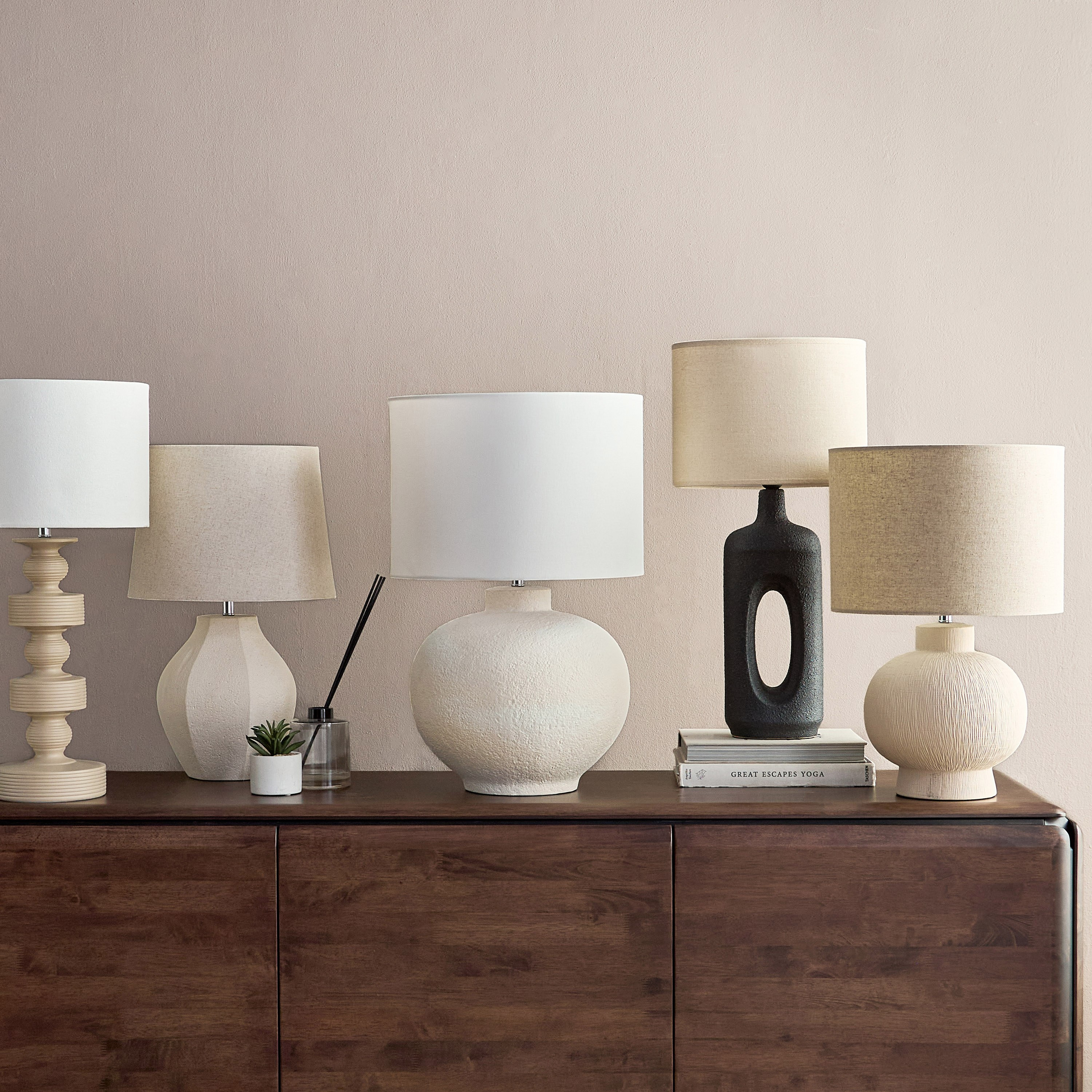 Pierre Ceramic Table Lamp - 64 cm-household-lighting-tableanddesklamps-image-5