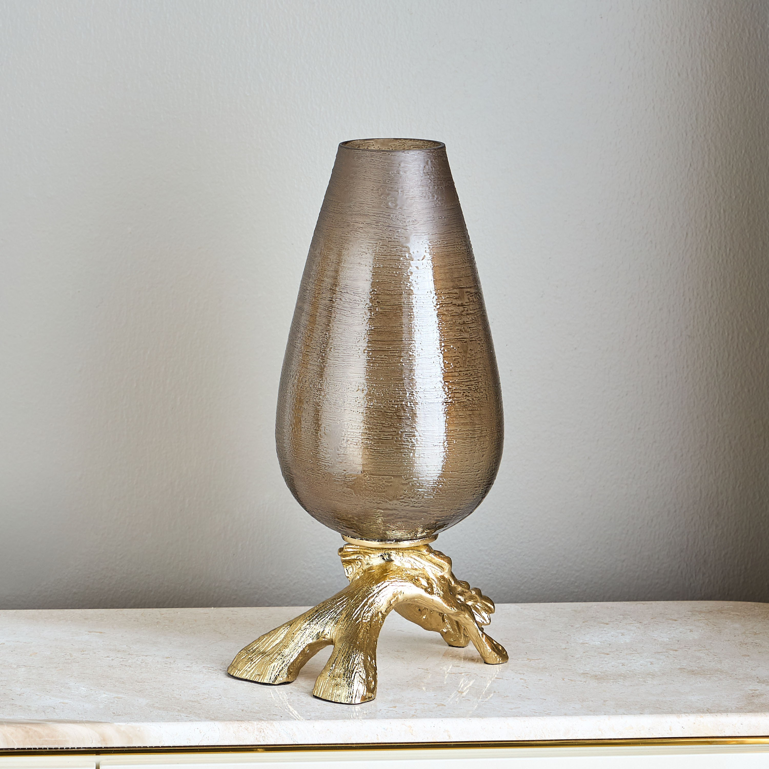 مزهرية من المعدن والزجاج بقاعدة - تمارا - 48 سم-household-decor-vasesandbowls-image-1