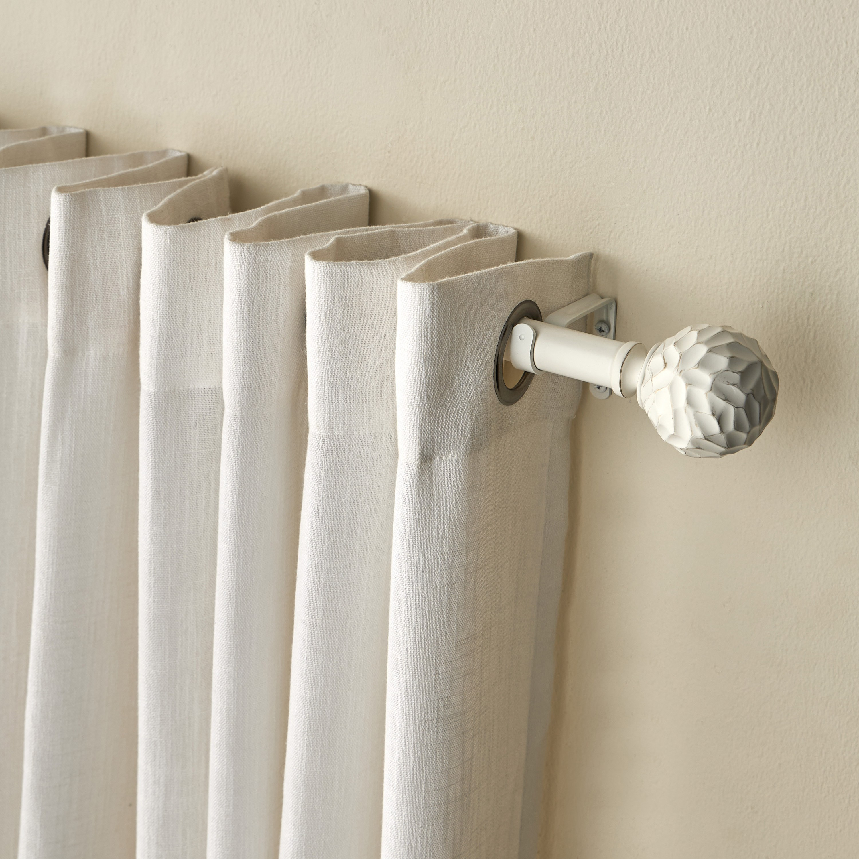 Carved Ball Extendable Single Curtain Rod - 107-305 cm-household-windows-curtainrodsandaccessories-curtainrods-image-1