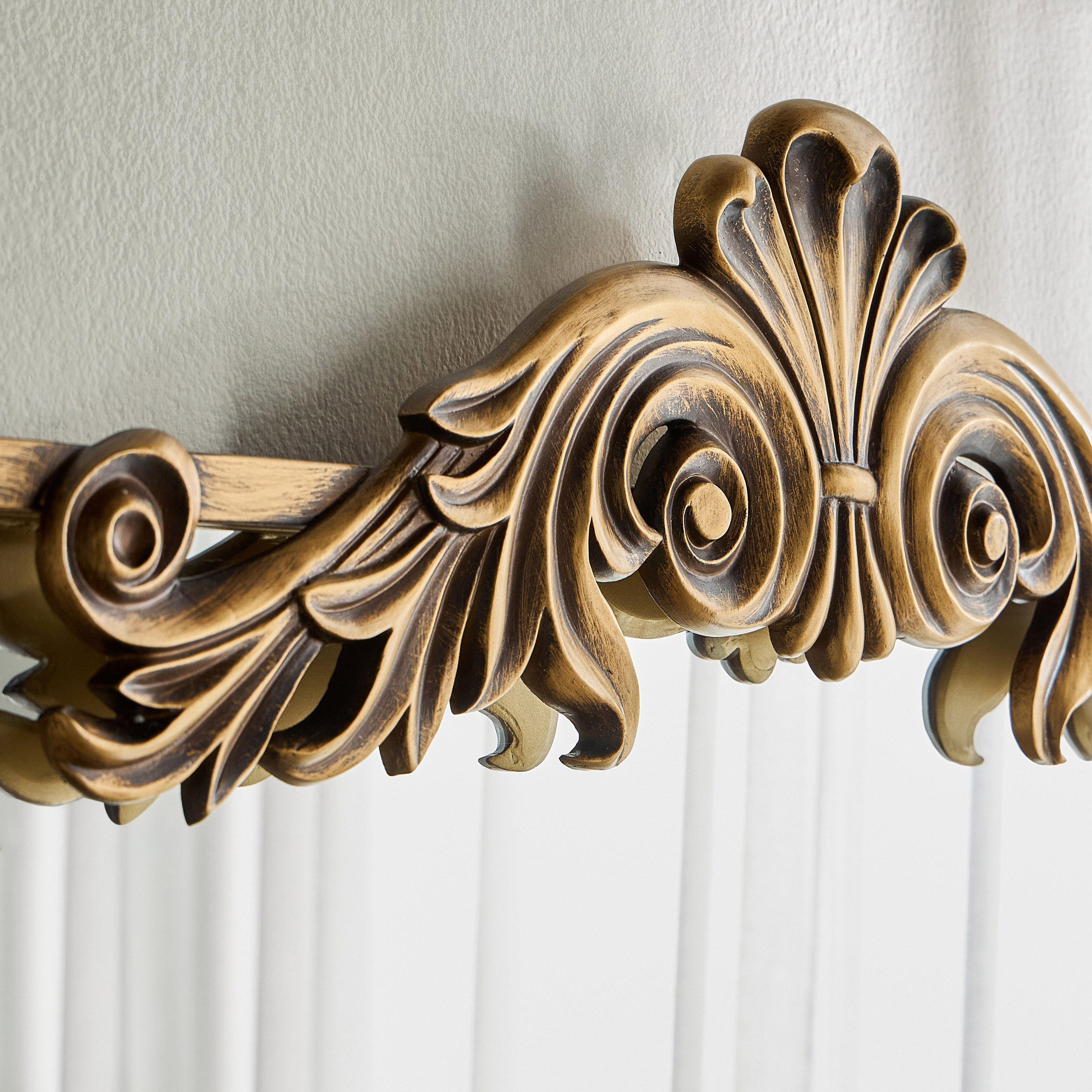 Margaret Rose Wall Mirror - 104x80 cm-household-walldecorandmirrors-mirrors-wallmirrors-image-3