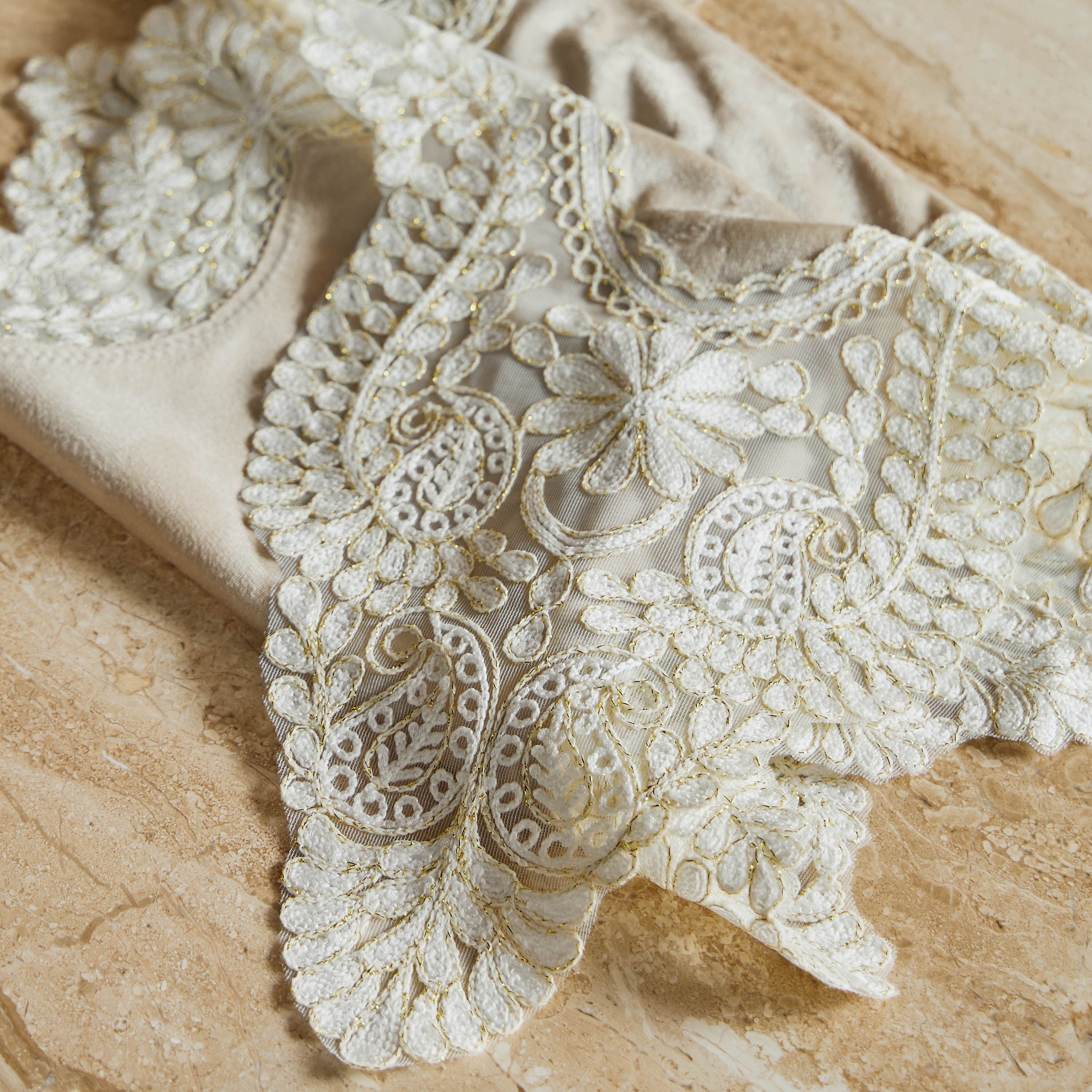 Walima Table Runner - 40x180 cm-household-dining-tablelinen-runnersandtablecovers-image-2