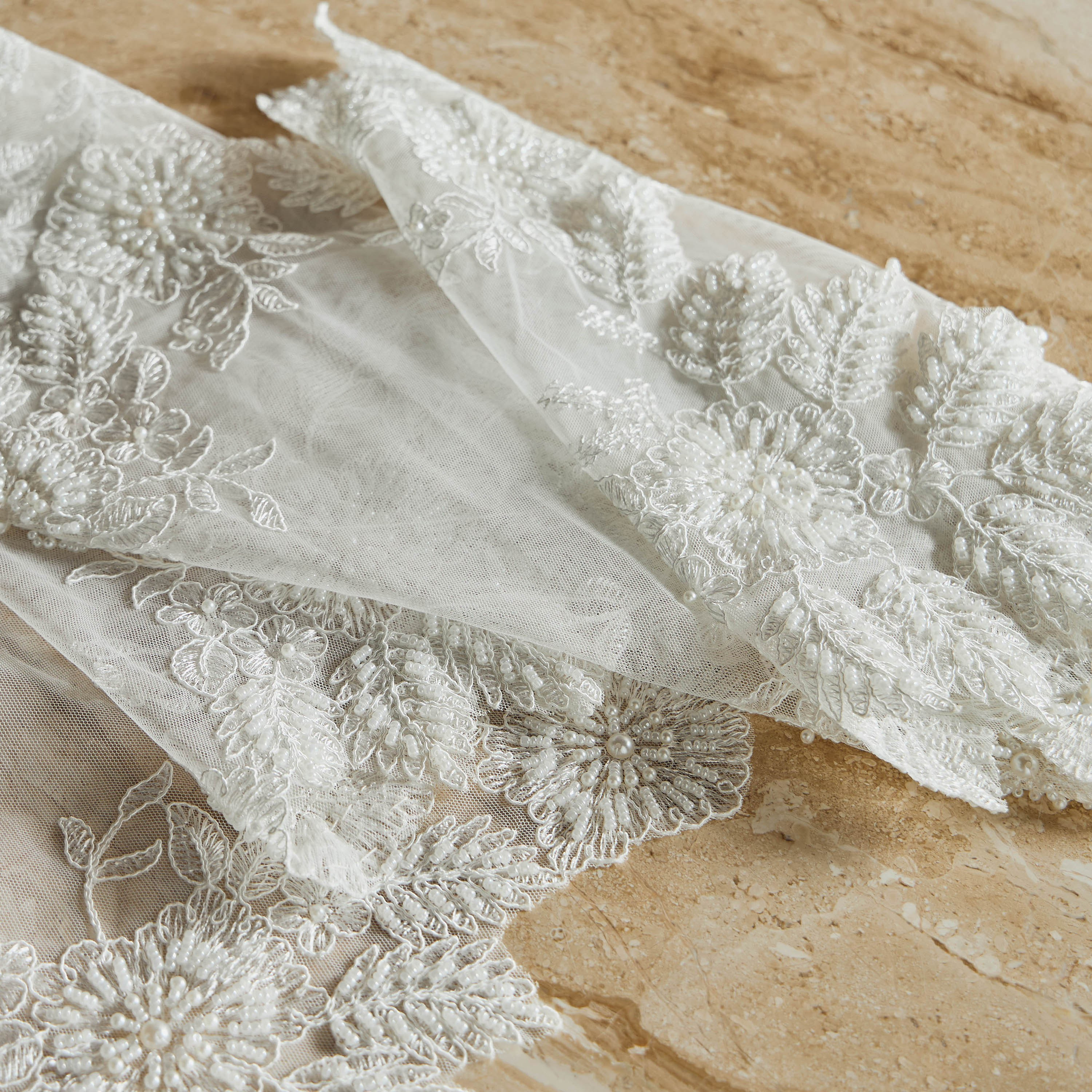 مفرش طاولة - وليمة - 40×180 سم-household-dining-tablelinen-runnersandtablecovers-image-2