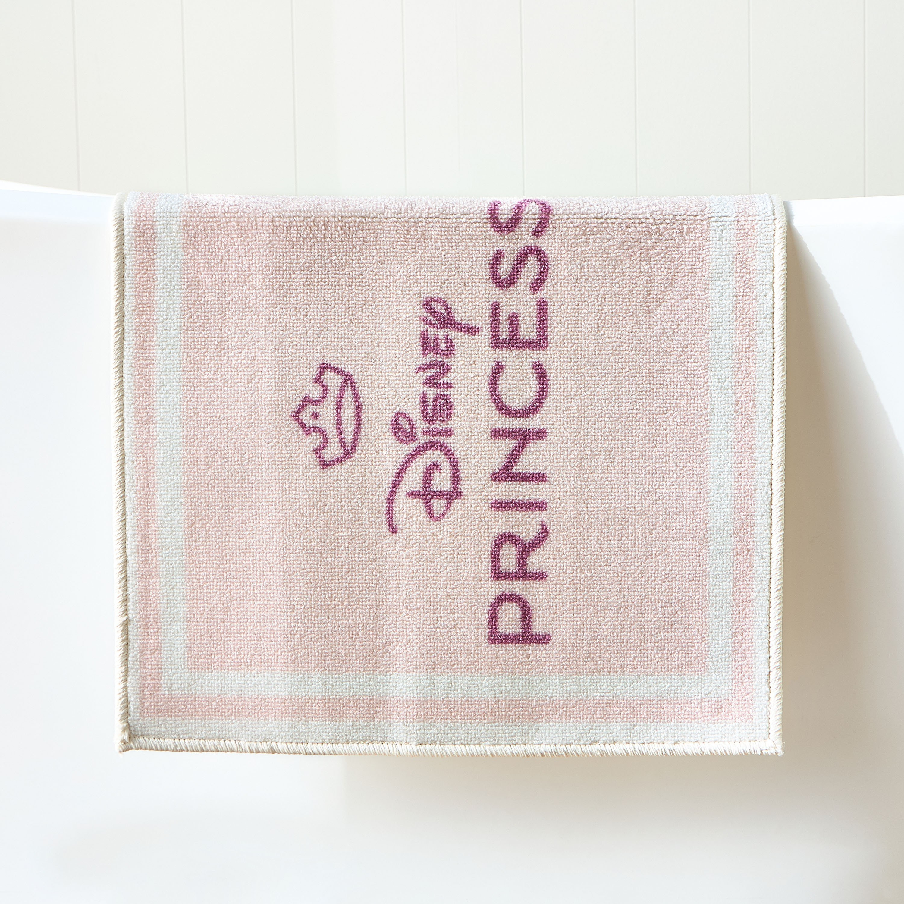 سجادة حمام بتصميم قلعة الأميرات- ديزني-babyandkids-bathandstorage-bath-bathmats-image-2