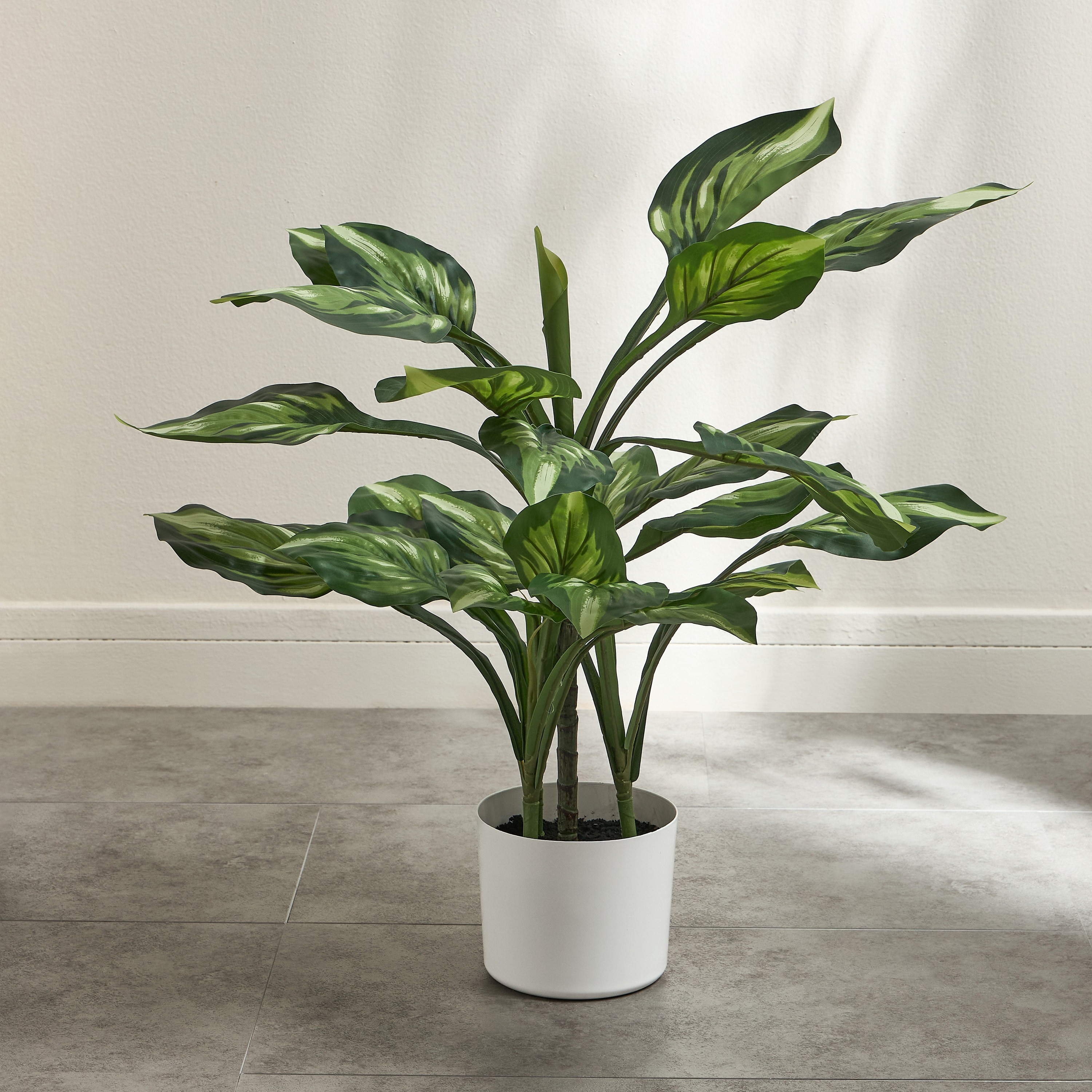 نبات هوستا بتصميم طبيعي في إناء زرع - 60 سم-household-gardenandoutdoor-artificialplants-pottedplants-image-1