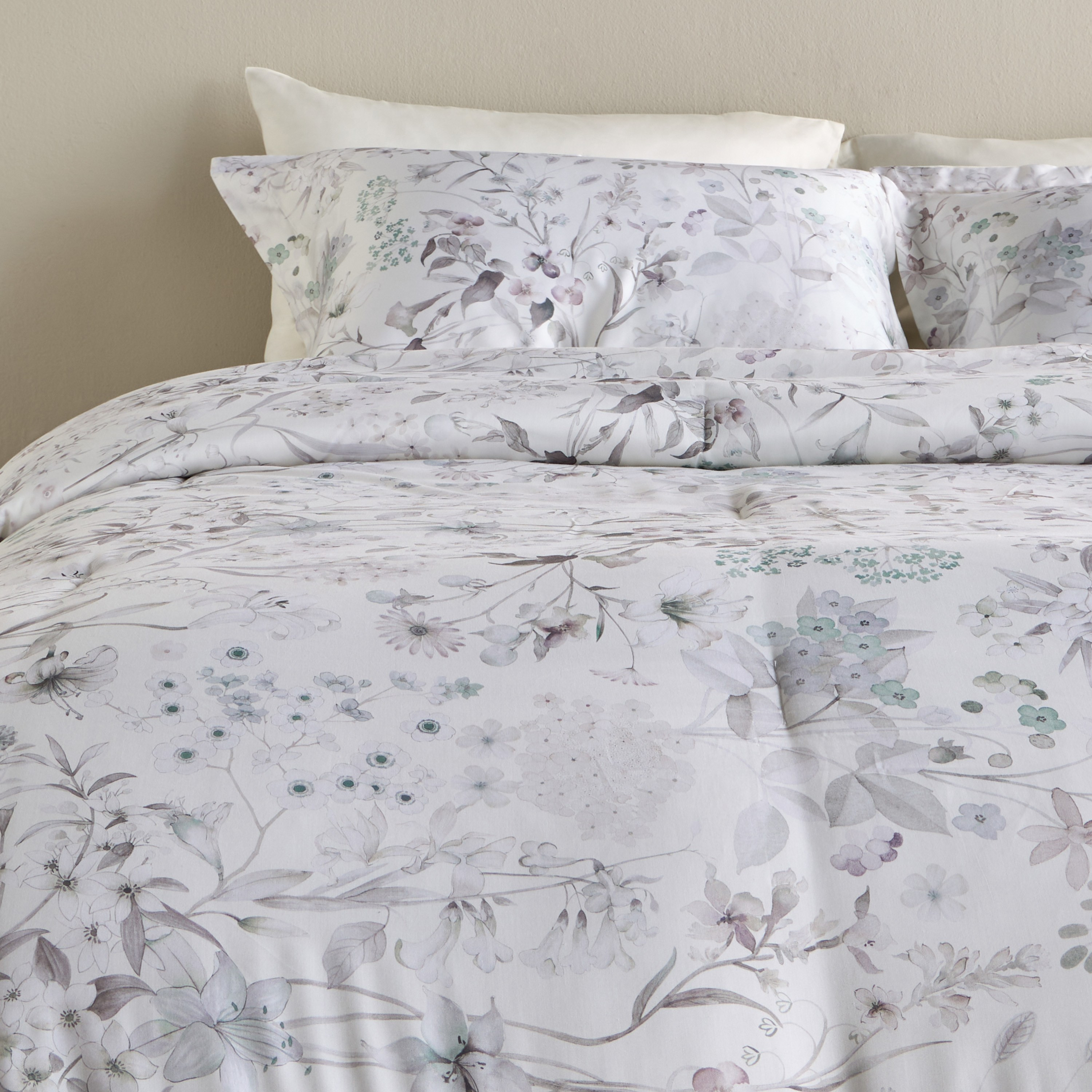 Elysiana Floral BIAB Tencel 6-Piece Super King Comforter Set - 240x260 cm-household-bedding-comfortersandbedspreads-bedinabag-image-2