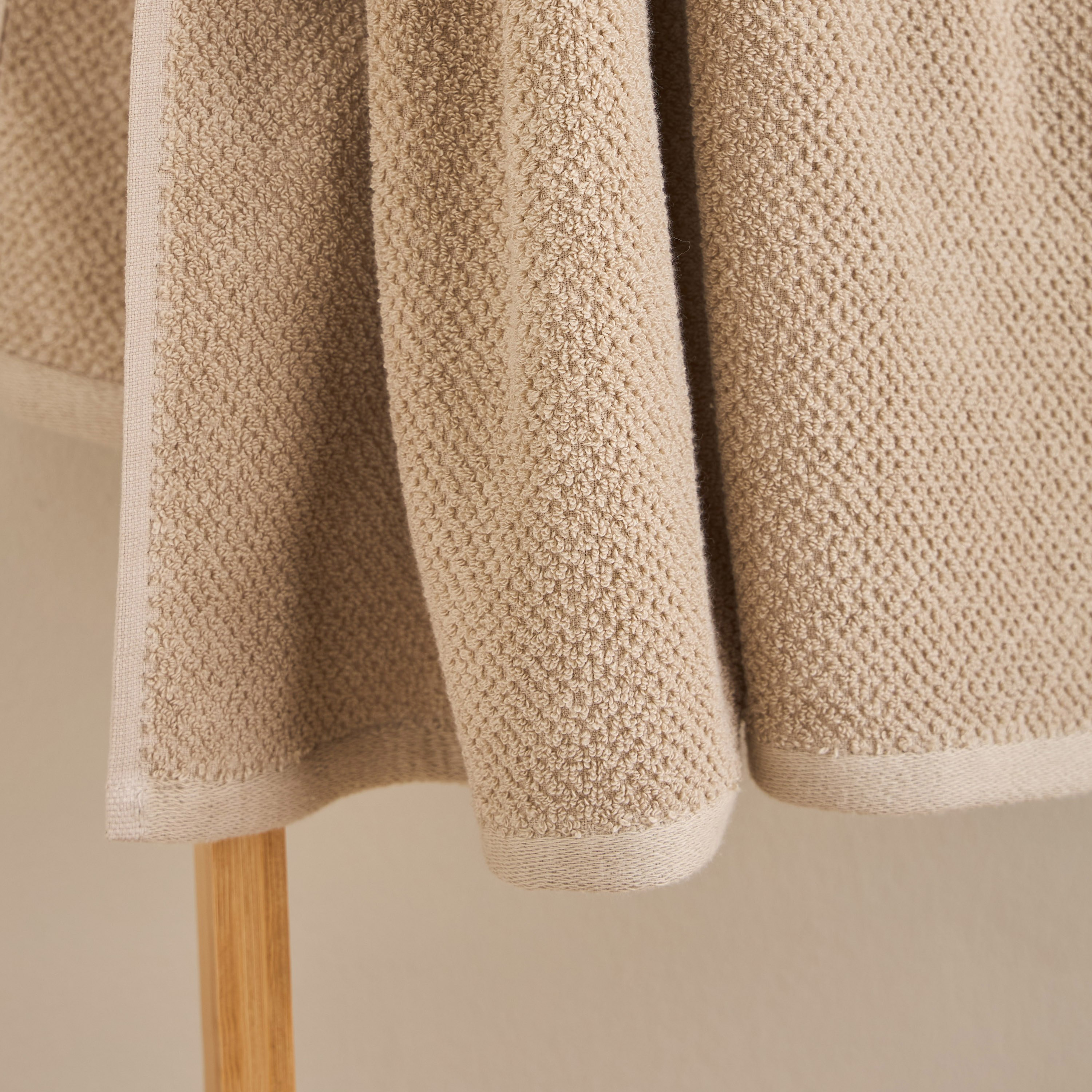 Estella Popcorn 420 GSM Turkish Cotton Bath Sheet - 90x150 cm-household-bathandlaundry-bathlinen-towels-image-3