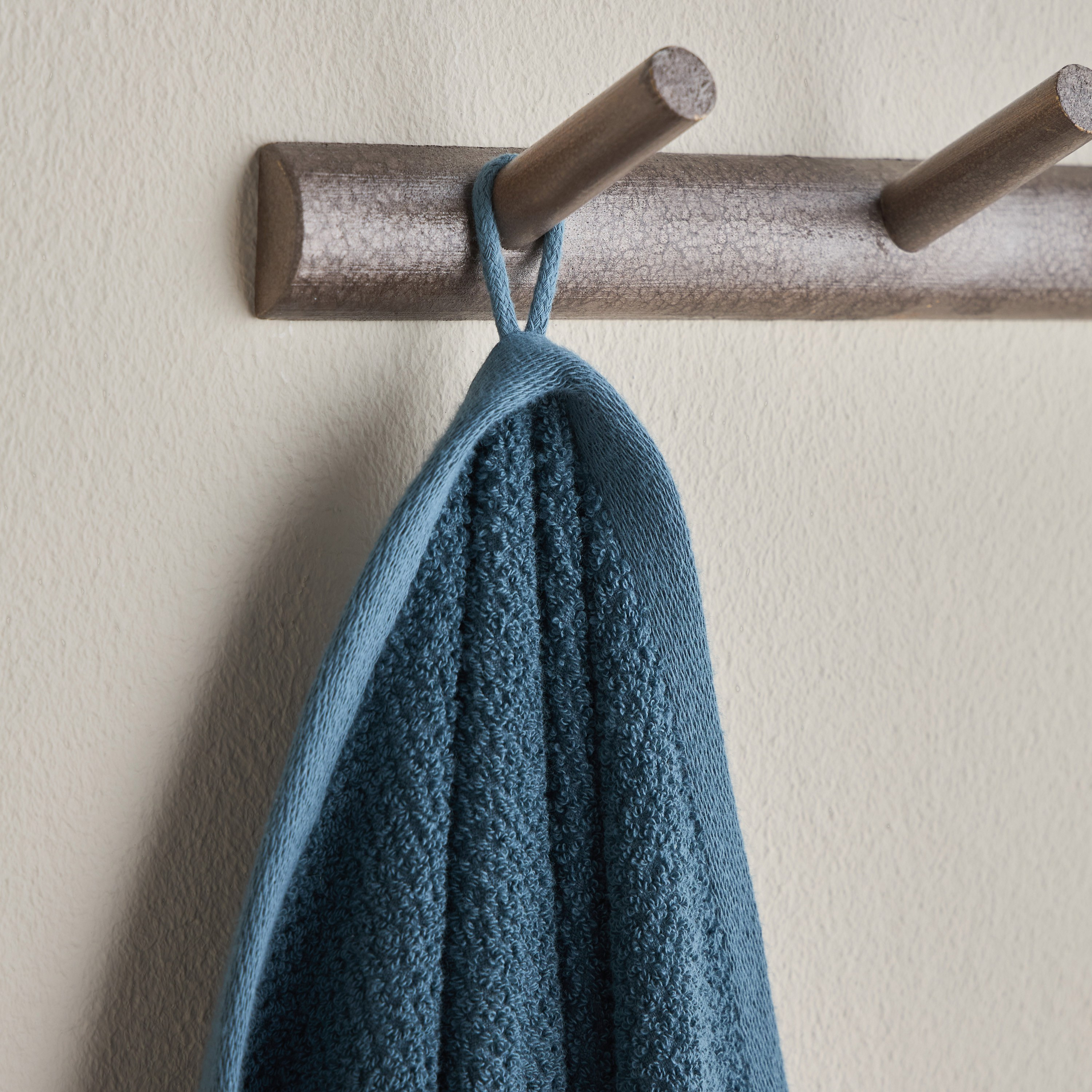 Estella Popcorn 420 GSM Turkish Cotton Bath Sheet - 90x150 cm-household-bathandlaundry-bathlinen-towels-image-4