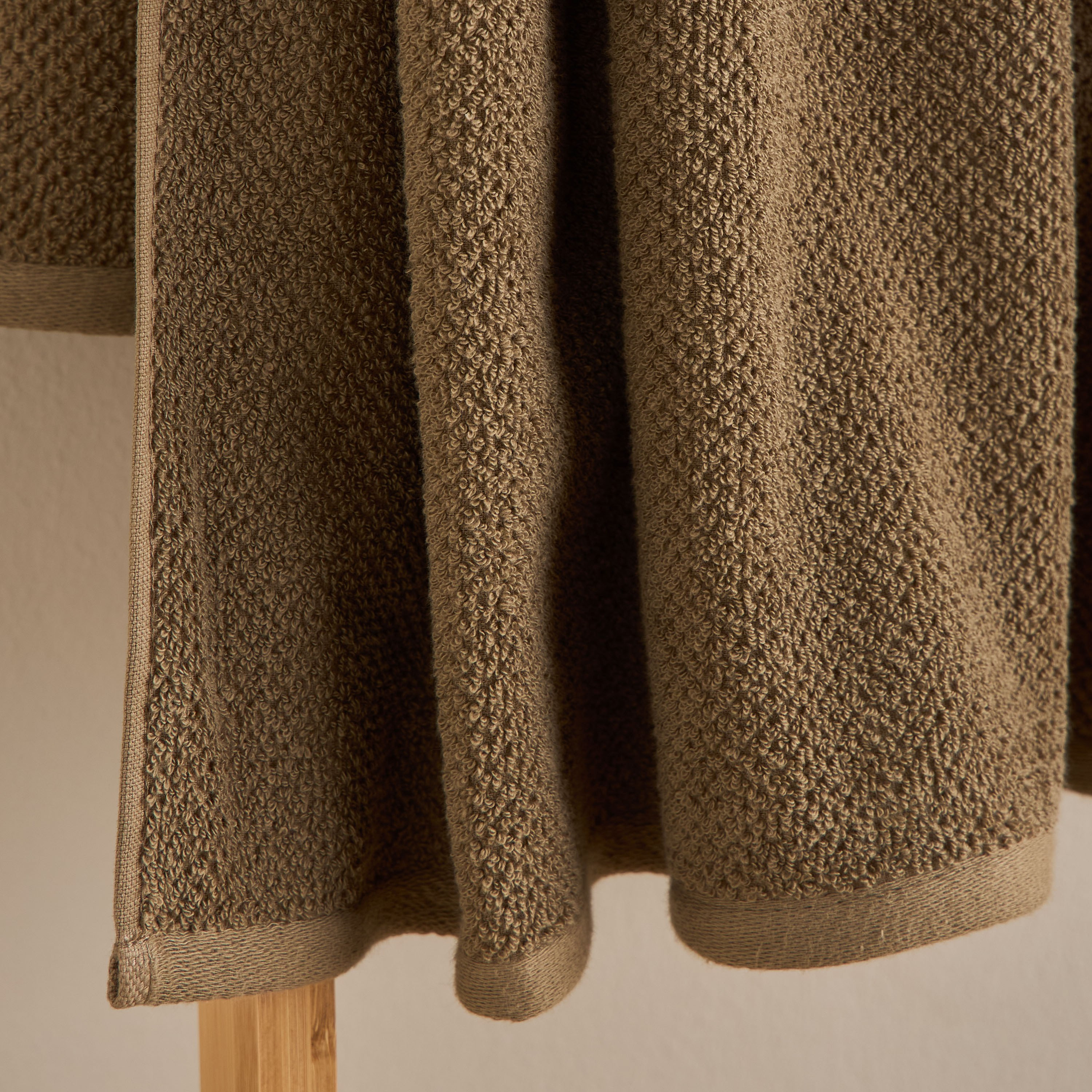 Estella Popcorn 420 GSM Turkish Cotton Bath Towel - 70x140 cm-household-bathandlaundry-bathlinen-towels-image-3