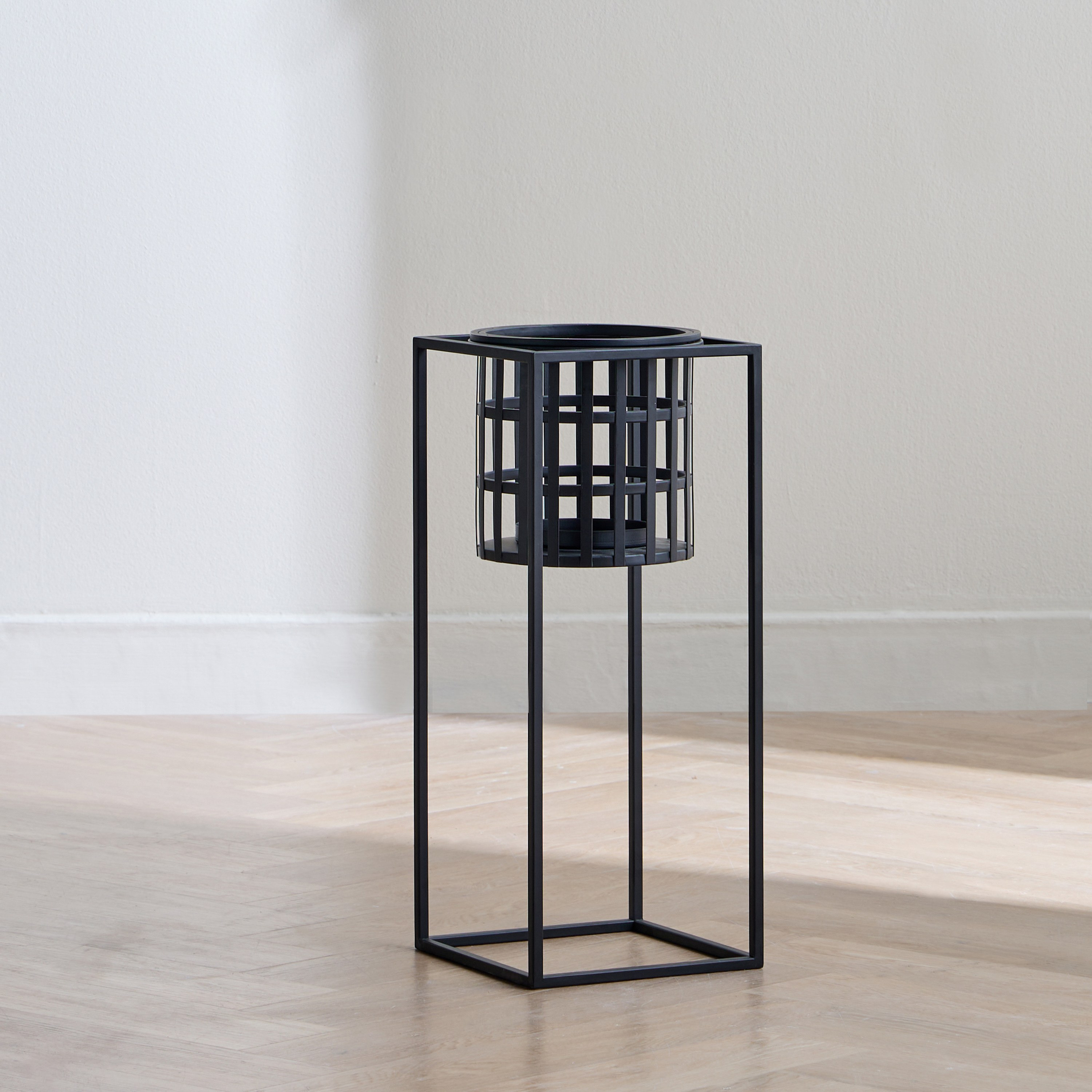 Mono LouLou Chequered Metal Planter Stand - 56 cm-household-gardenandoutdoor-potsandplanters-planters-image-2