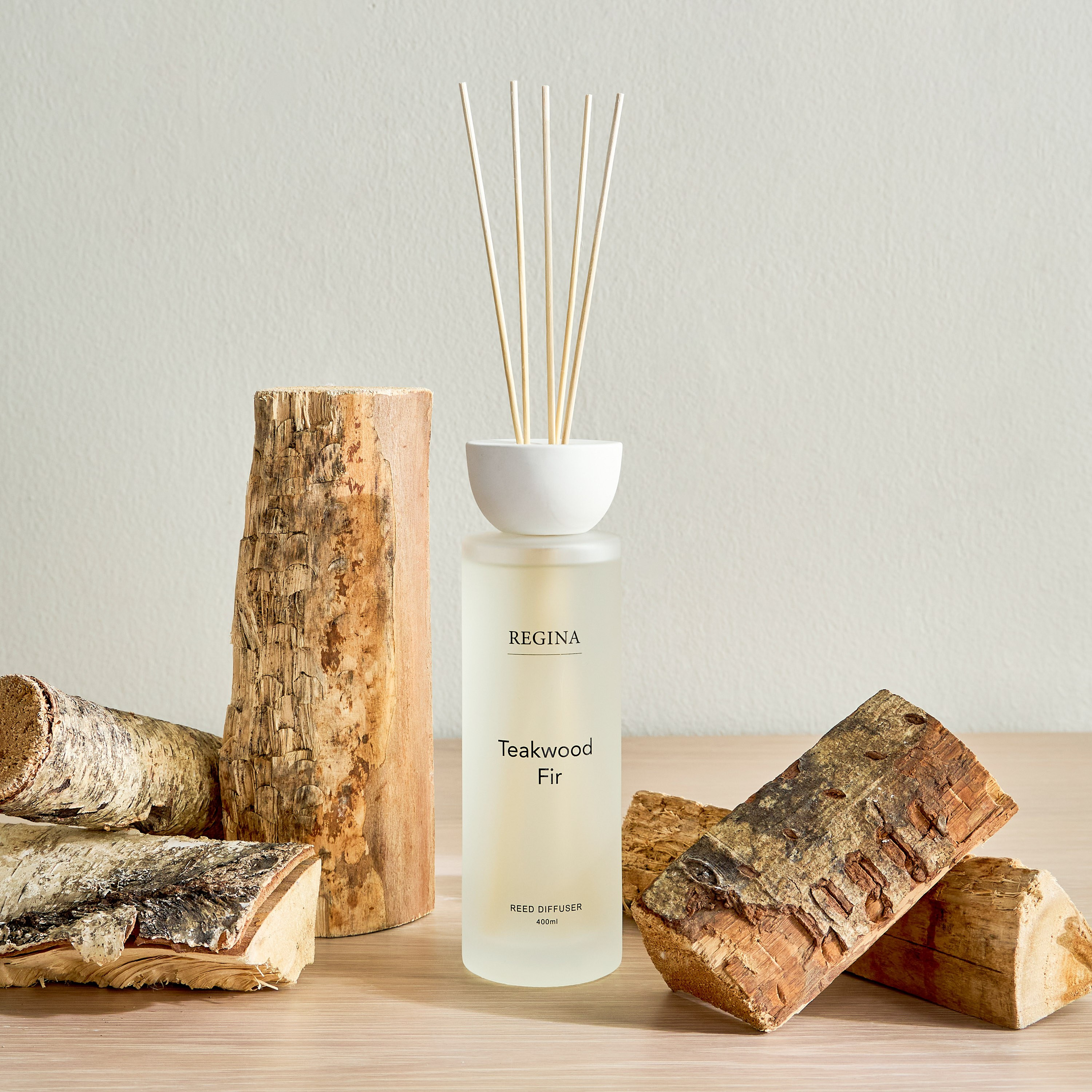 موزع عطور بالأعواد برائحة خشب الساج والتنوب - فراجرانزا ريجينا - 400 مل-household-homefragrance-reeddiffusers-image-1