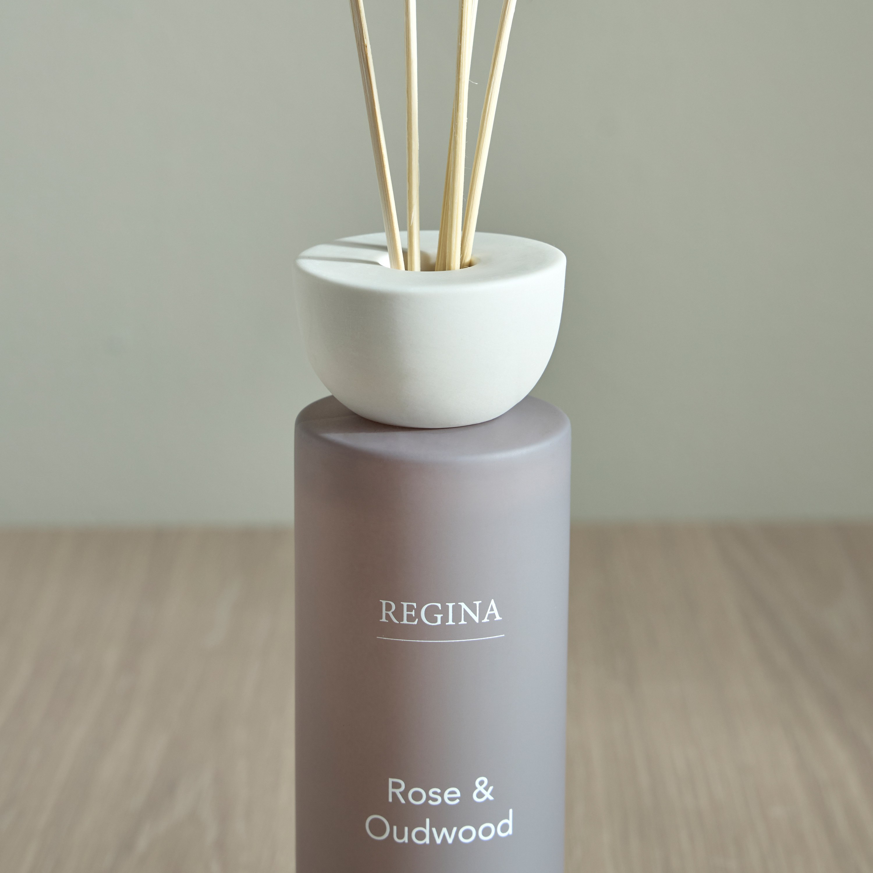 Fragranza Regina Rose and Oudwood Reed Diffuser - 400 ml-household-homefragrance-reeddiffusers-image-3