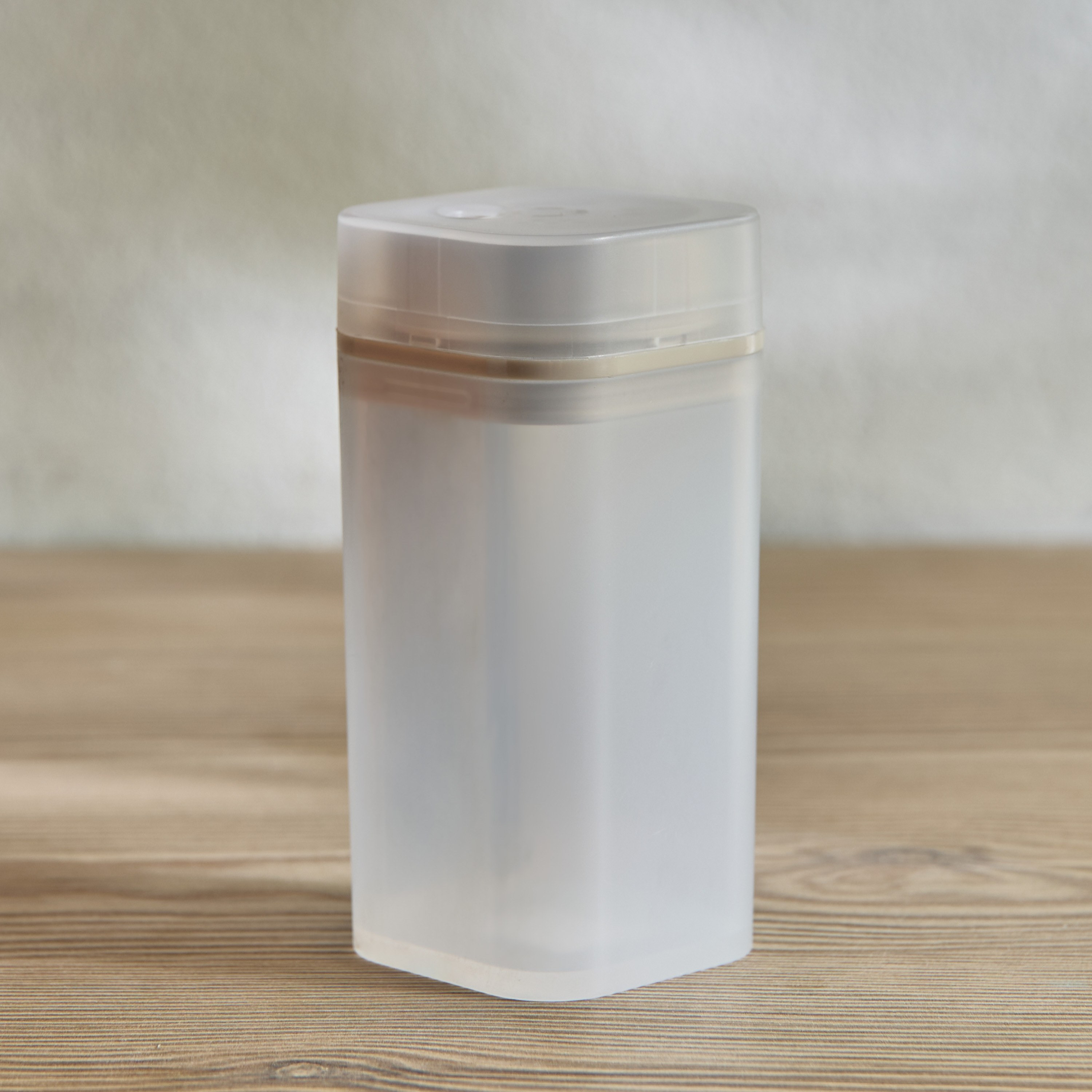 Lockbox Salt and Pepper Shaker-household-kitchen-foodstorage-spiceracksandjars-image-1