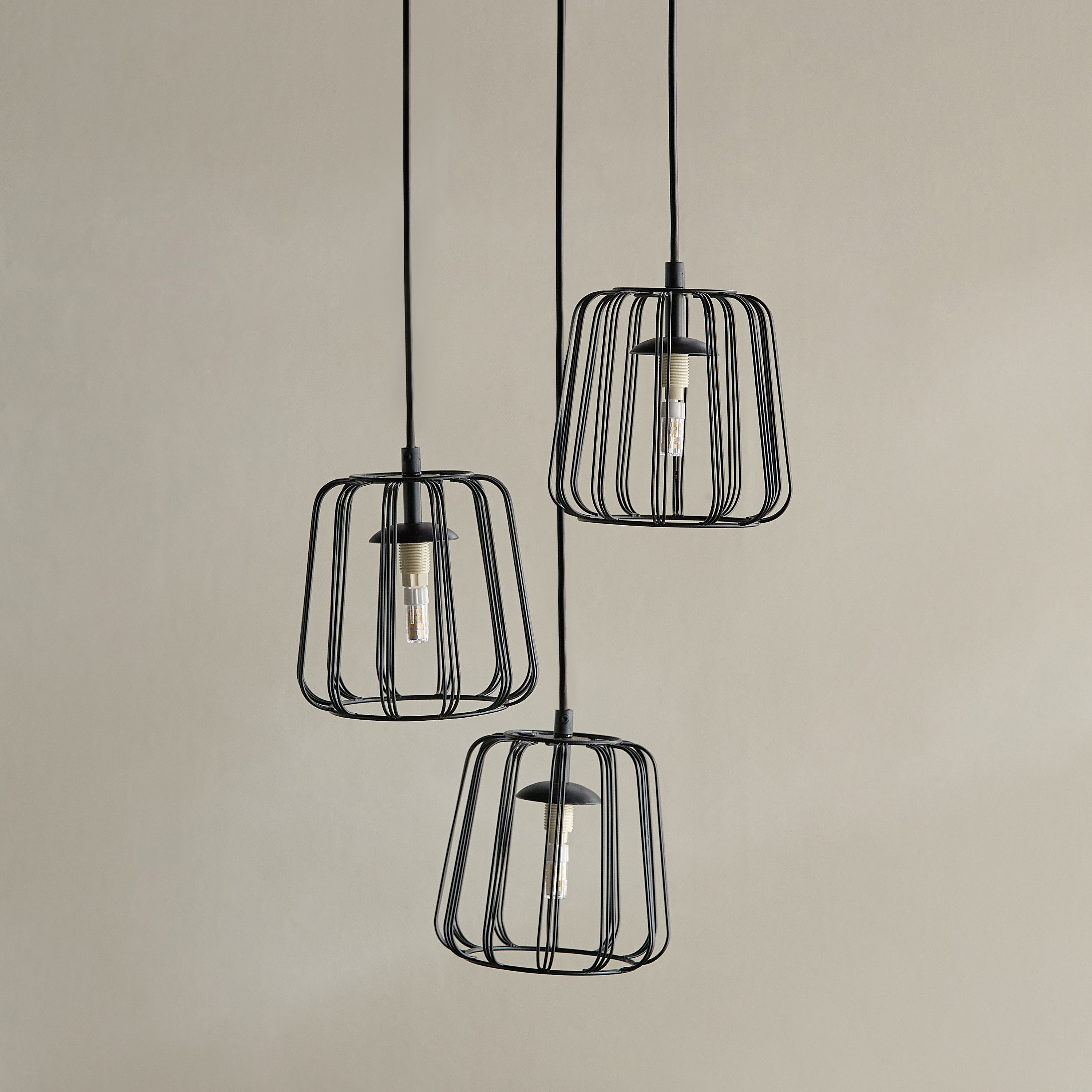 مصباح سقف معدن بـ3 لمبات - فالكيري-household-lighting-ceilinglamps-clusters-image-1