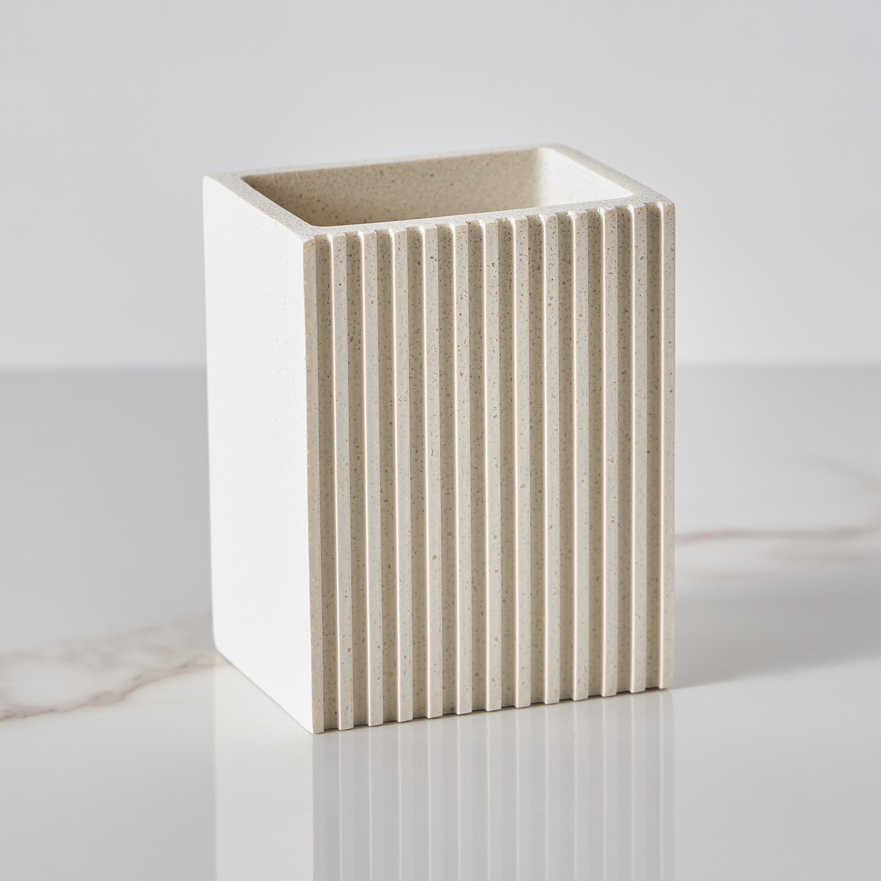 Linea Tumbler-household-bathandlaundry-bathaccessories-toothbrushholdersandtumblers-image-1