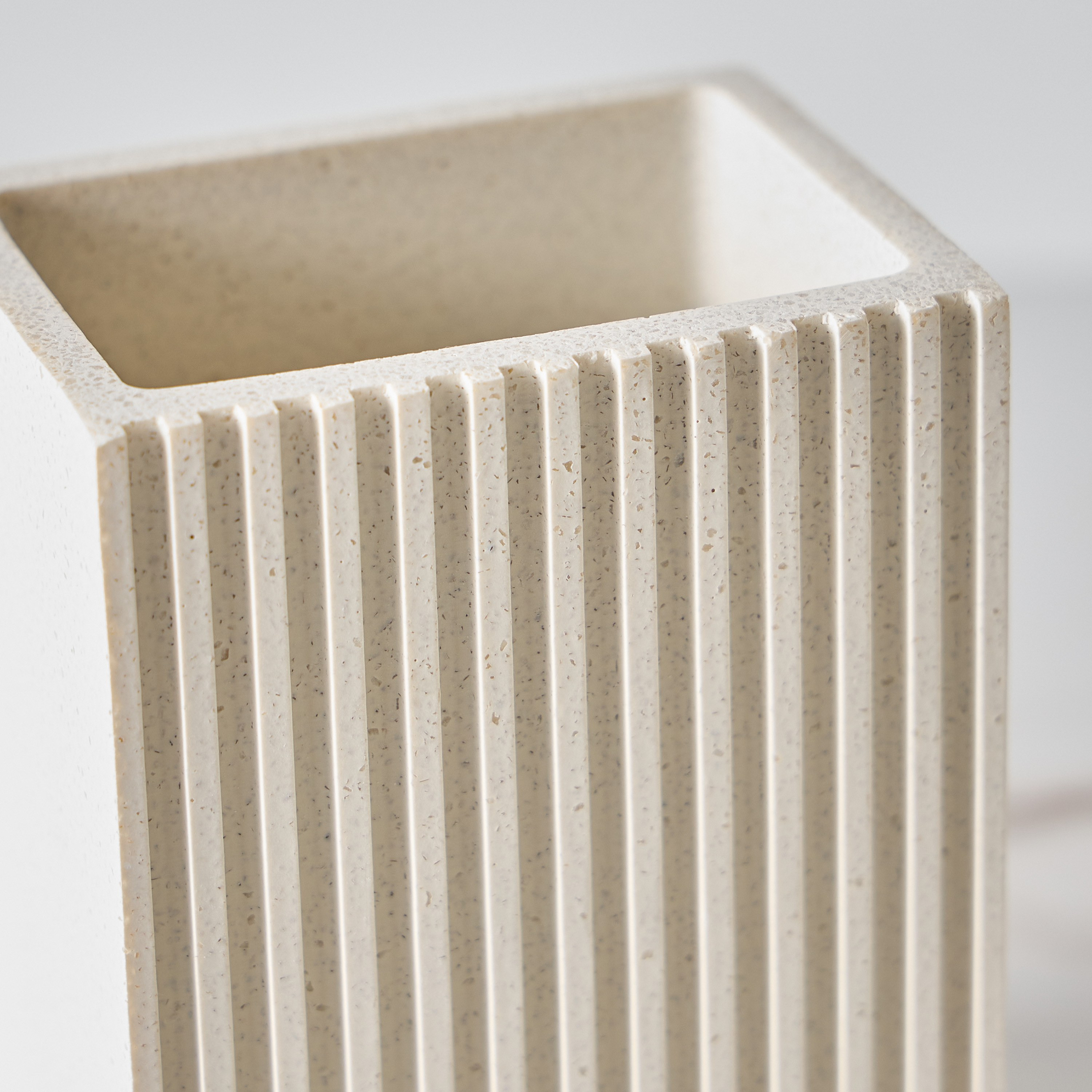Linea Tumbler-household-bathandlaundry-bathaccessories-toothbrushholdersandtumblers-image-2