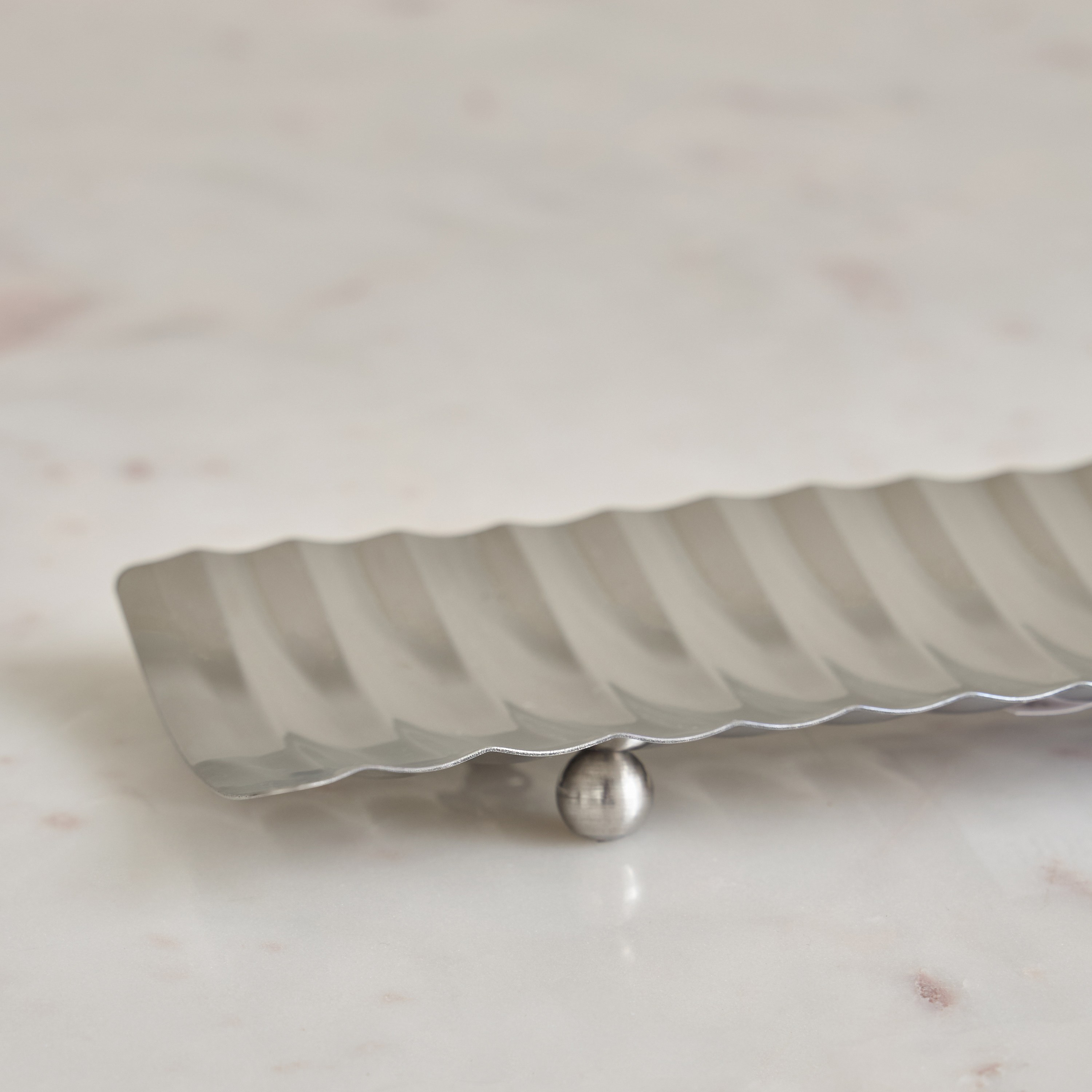 Huda Magnus Metal Decorative Platter - 10x30 cm-household-decor-boxesandtrays-image-3