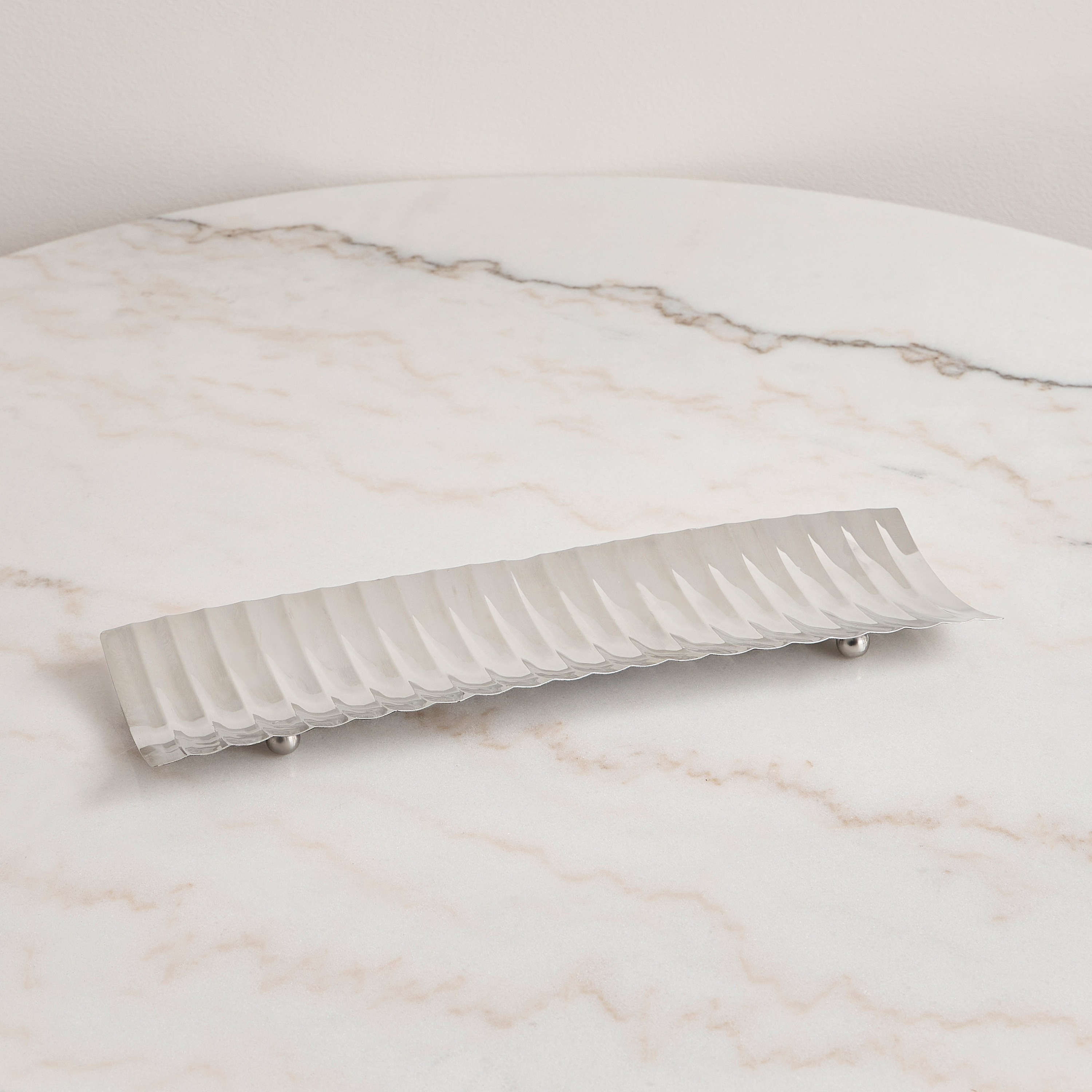 صحن ديكور معدن ماغنوس - هدى - 13×40 سم-household-decor-boxesandtrays-image-1
