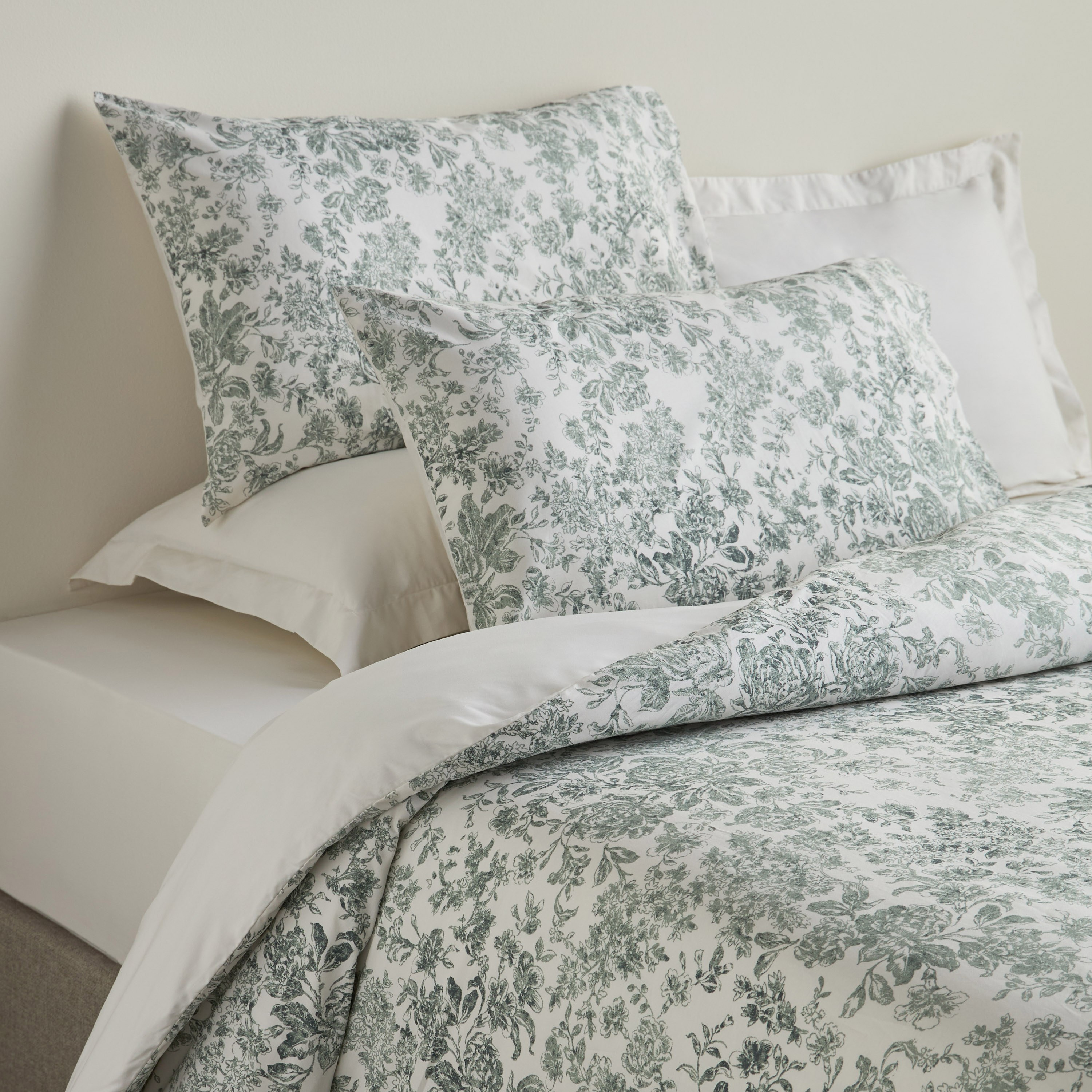 طقم غطاء لحاف سوبر كينج 6 قطع بعدد خيوط 200 خيط قطن - صوفيا توال - 260x220 سم-household-bedding-duvetandcovers-duvetcovers-image-1