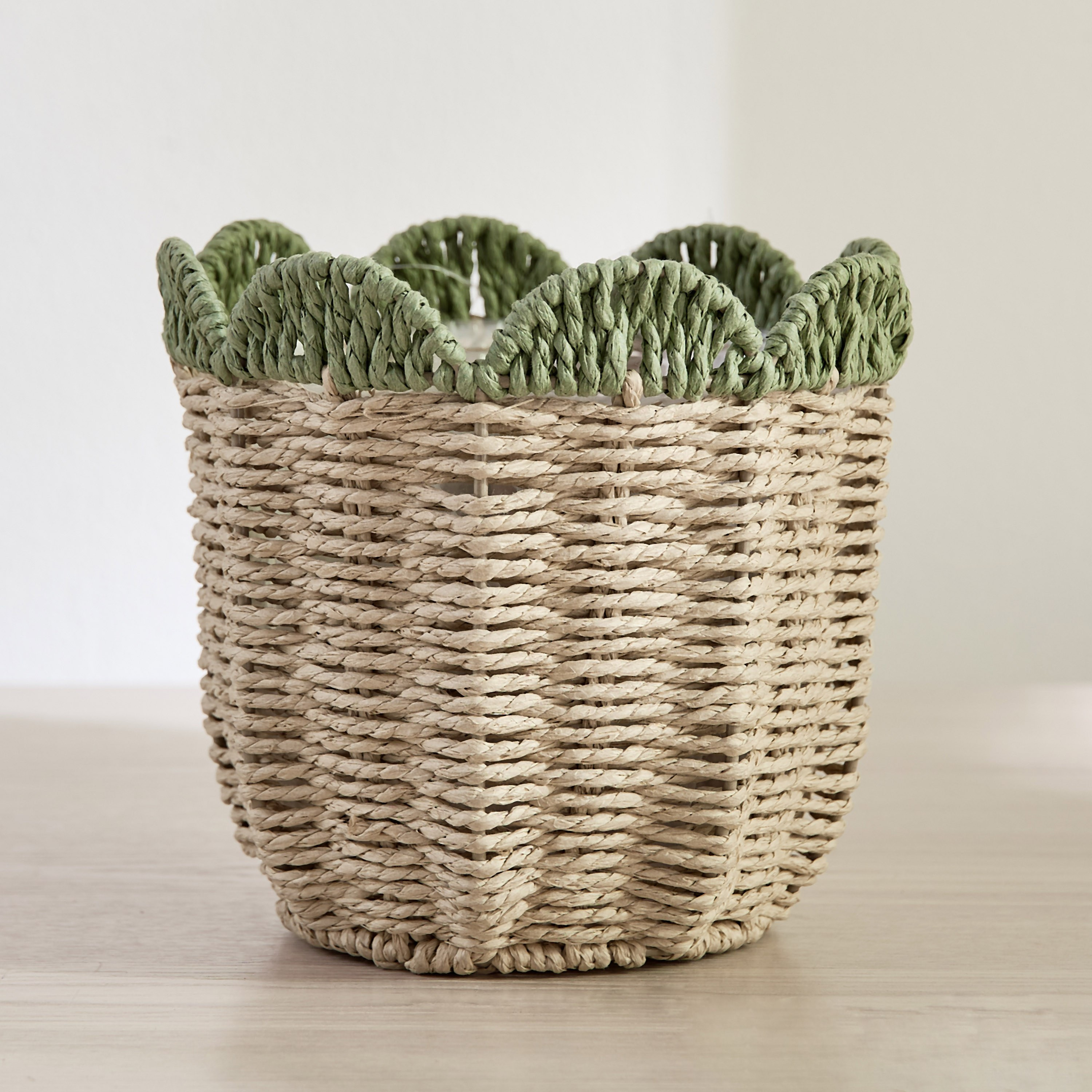 Scallope Rope Planter - 31 cm-household-gardenandoutdoor-potsandplanters-planters-image-2