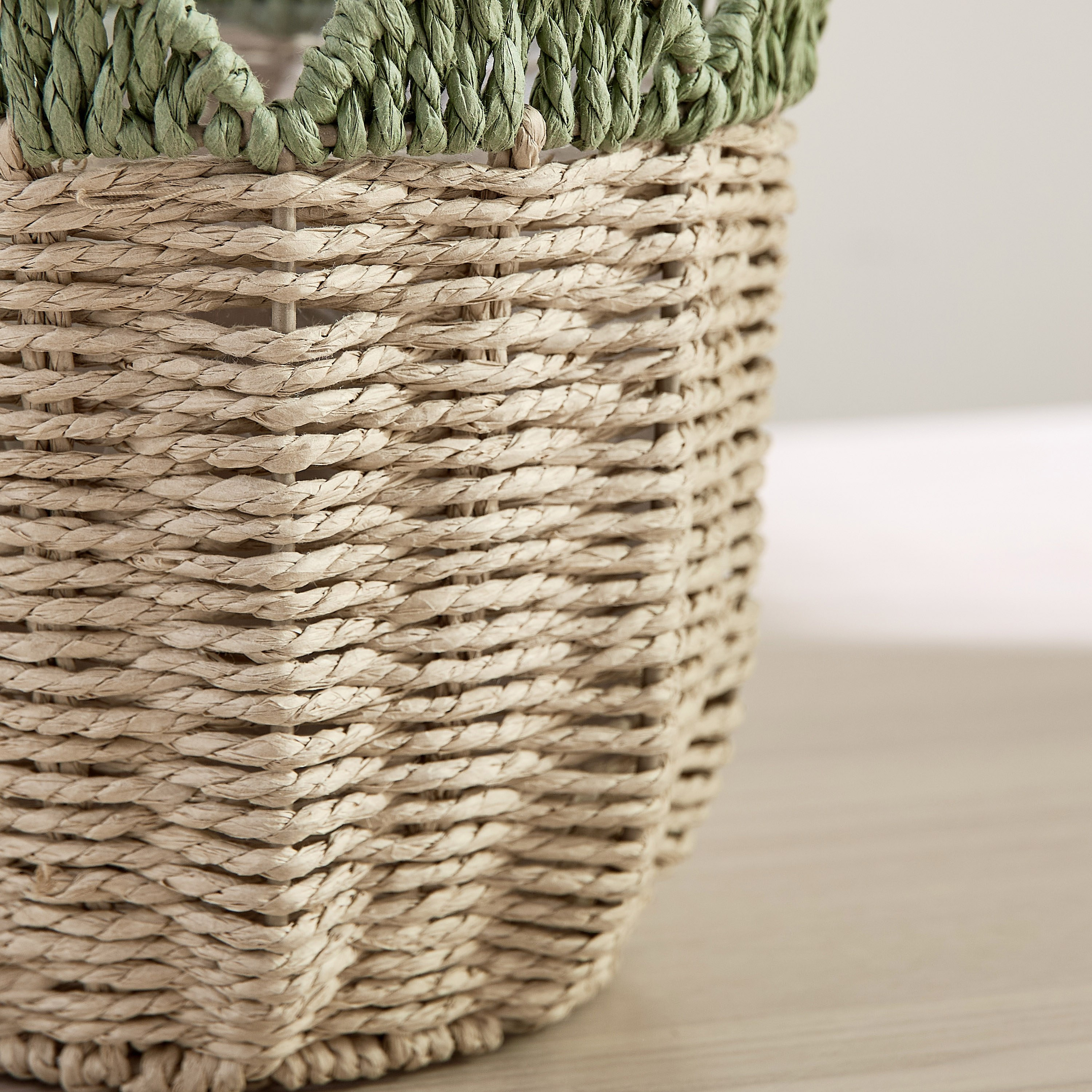 Scallope Rope Planter - 31 cm-household-gardenandoutdoor-potsandplanters-planters-image-3