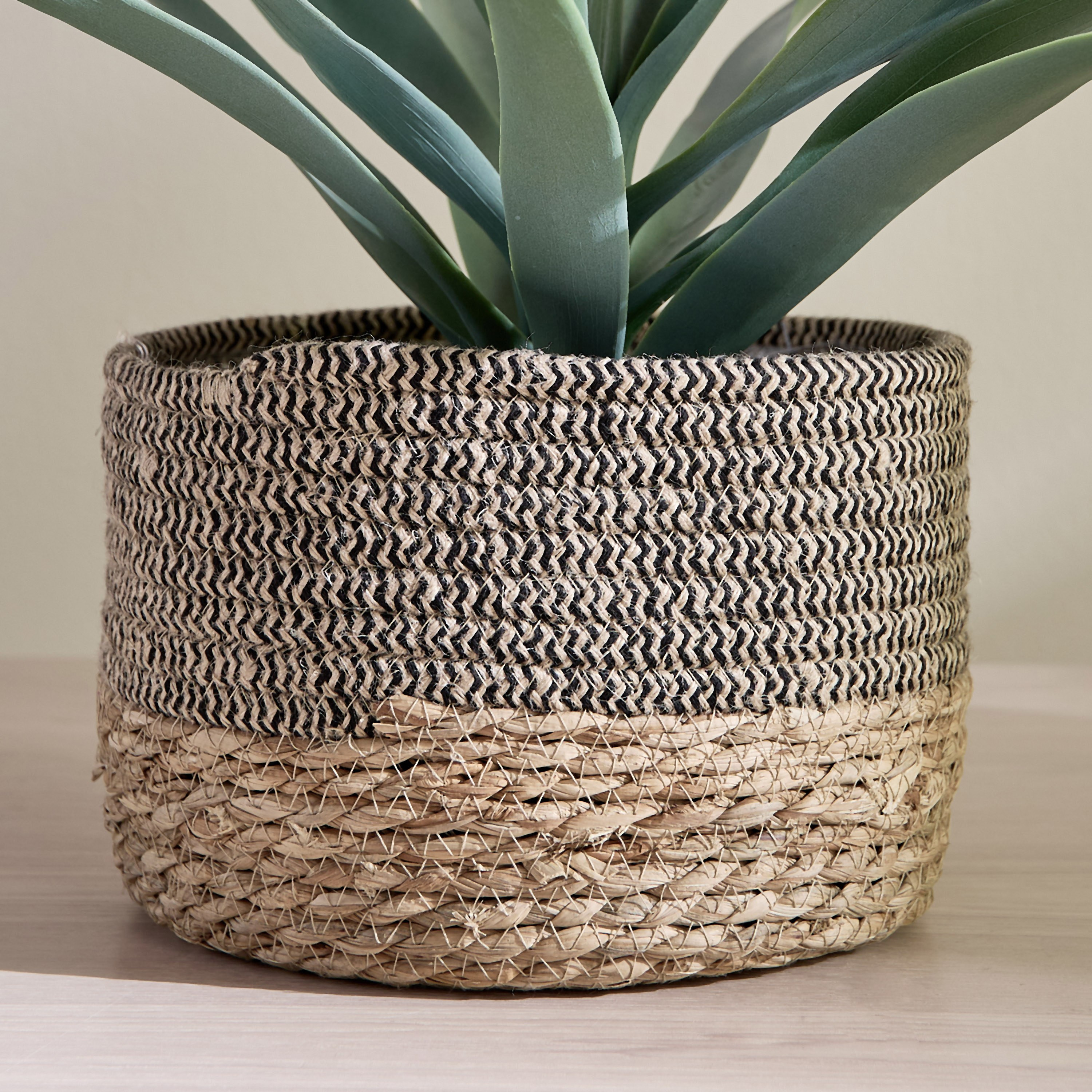 Mia Jute Planter - 20 cm-household-gardenandoutdoor-potsandplanters-planters-image-1