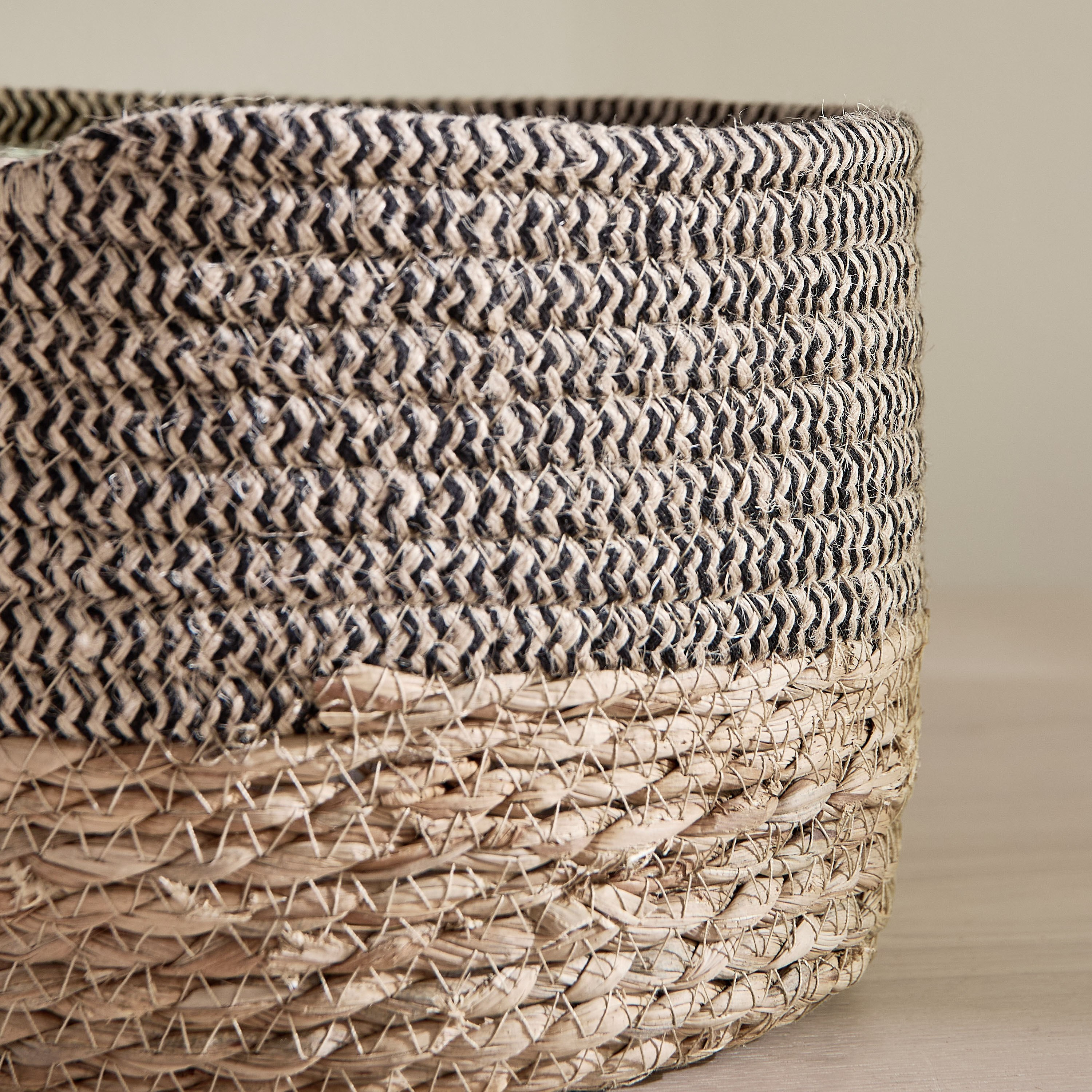 Mia Melange Rope Jute Planter - 20 cm-household-gardenandoutdoor-potsandplanters-planters-image-3