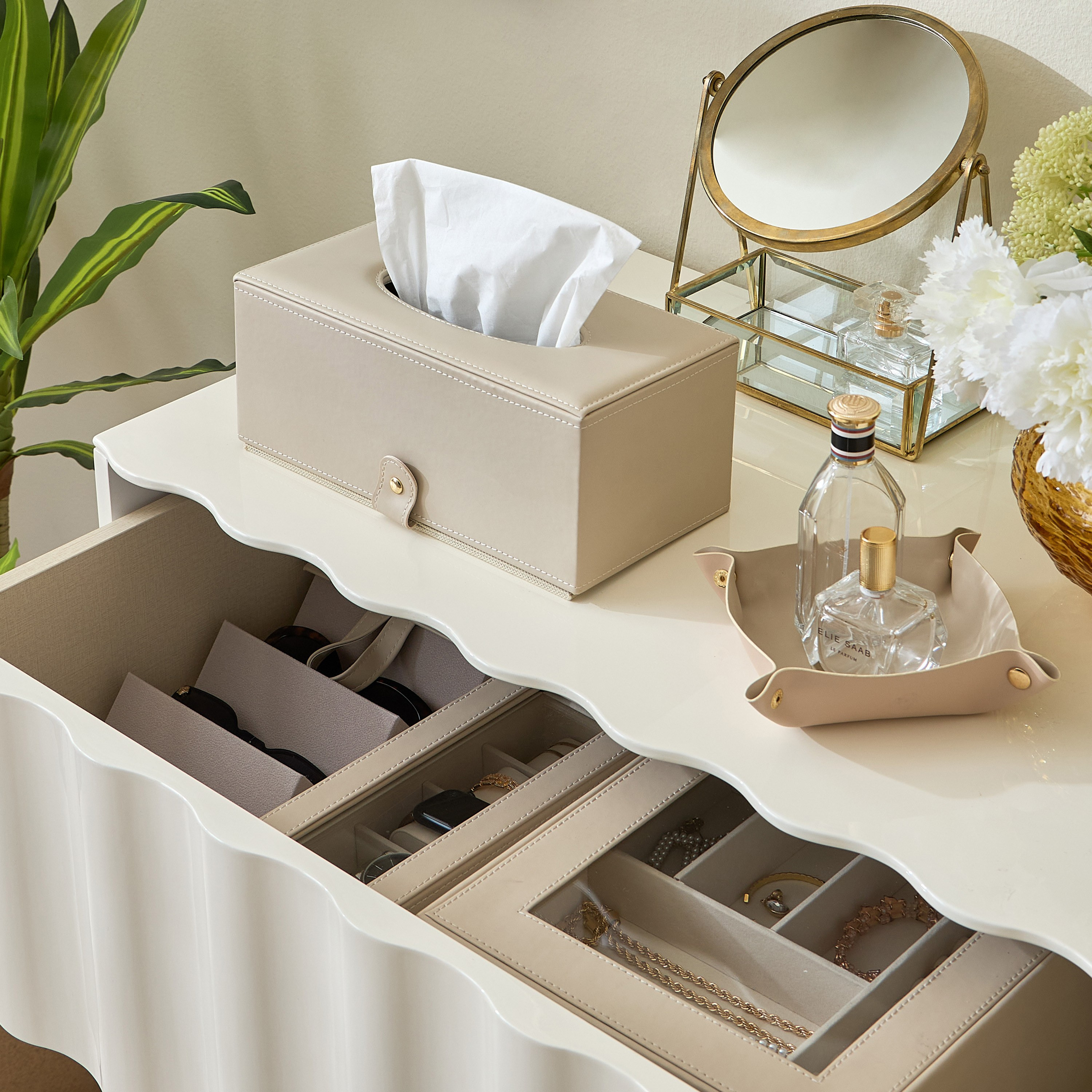 Christopher Tissue Box Holder-household-bathandlaundry-bathaccessories-tissueboxesandcottonjars-image-4