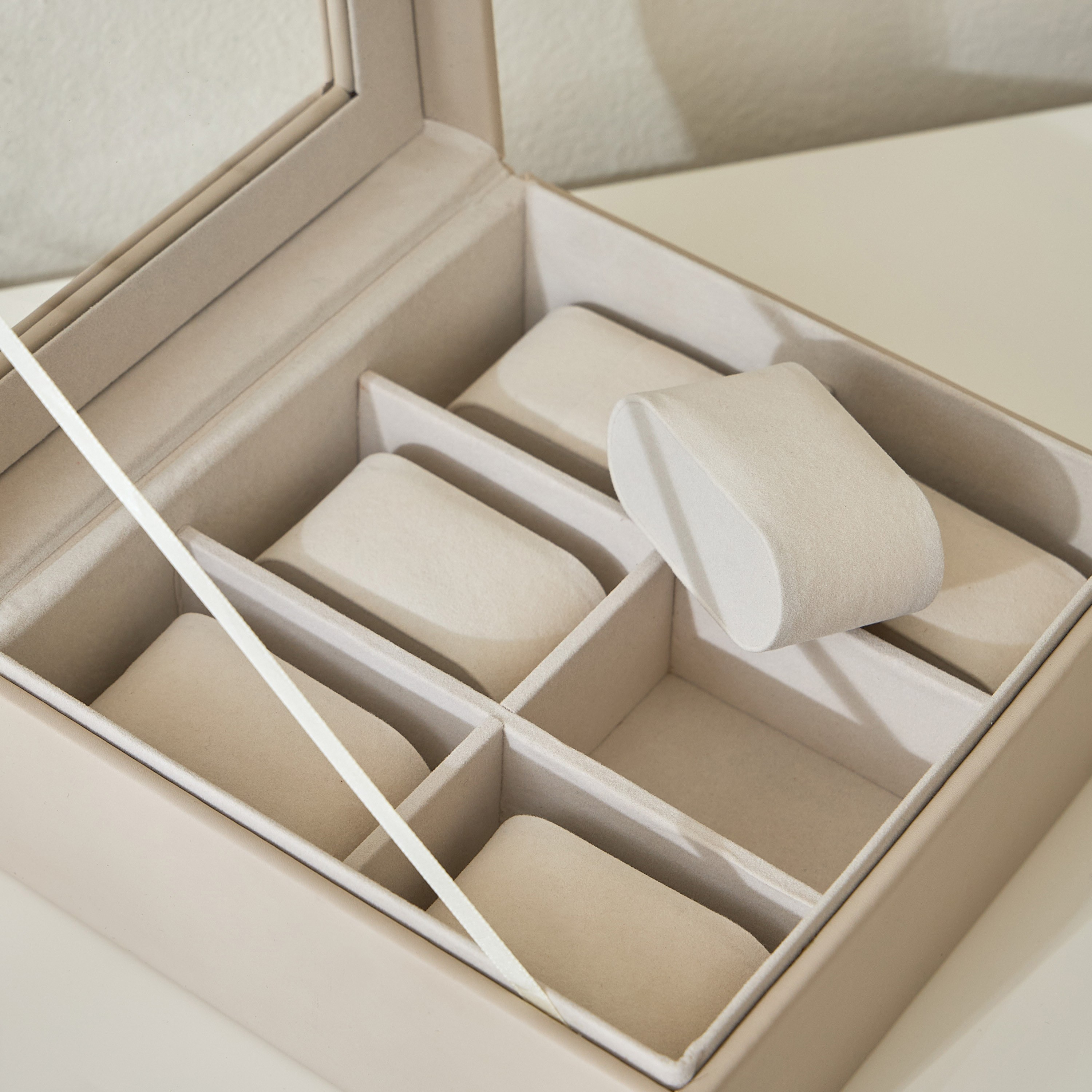 صندوق ساعات 6 أقسام - كريستوفر-household-storage-jewelleryorganizing-jewellerytrays-image-3