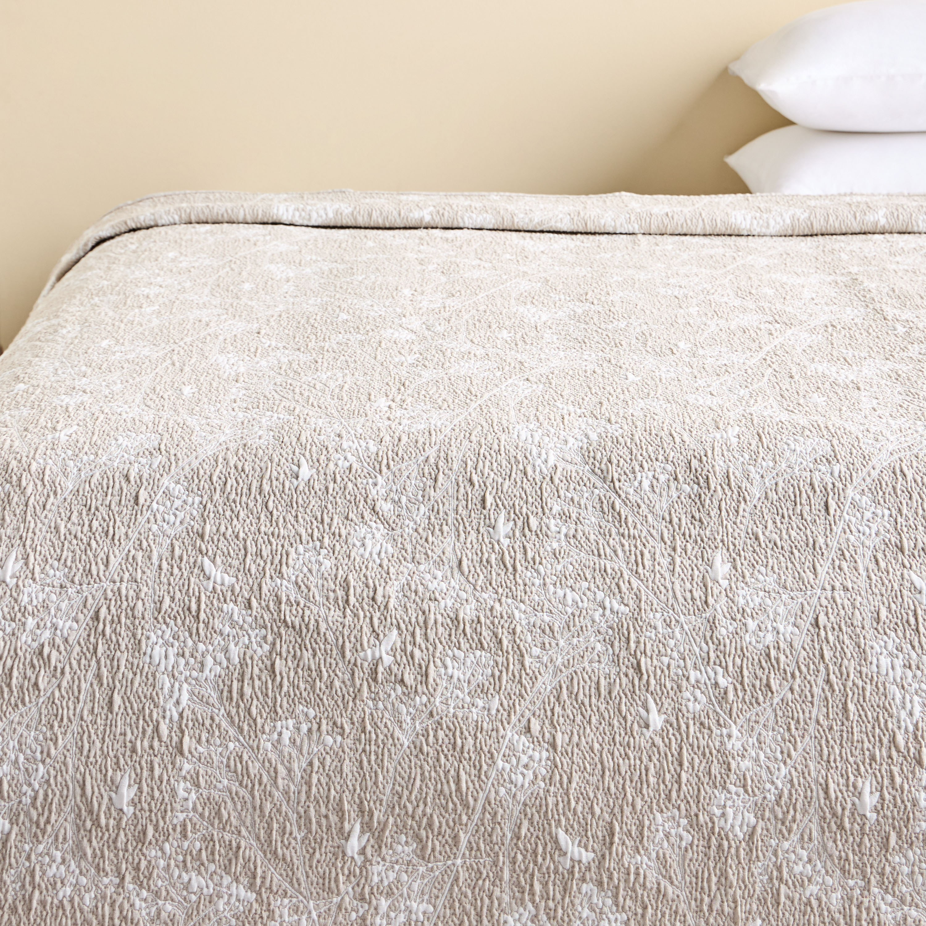 Albataros Jacquard King Bedspread - 220x240 cm-household-bedding-comfortersandbedspreads-bedspreads-image-2