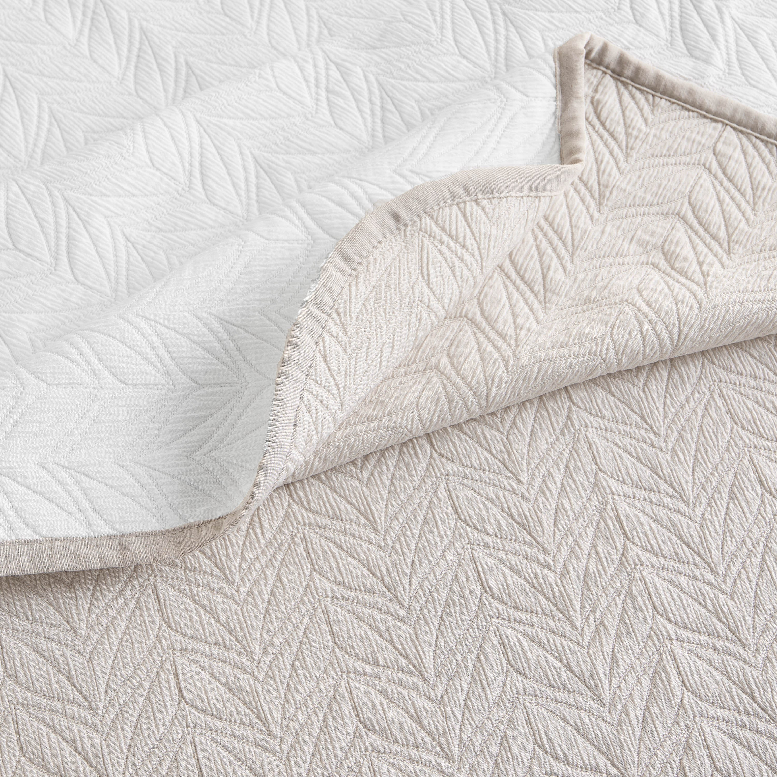 Tress Jacquard King Bedspread - 220x240 cm-household-bedding-comfortersandbedspreads-bedspreads-image-3
