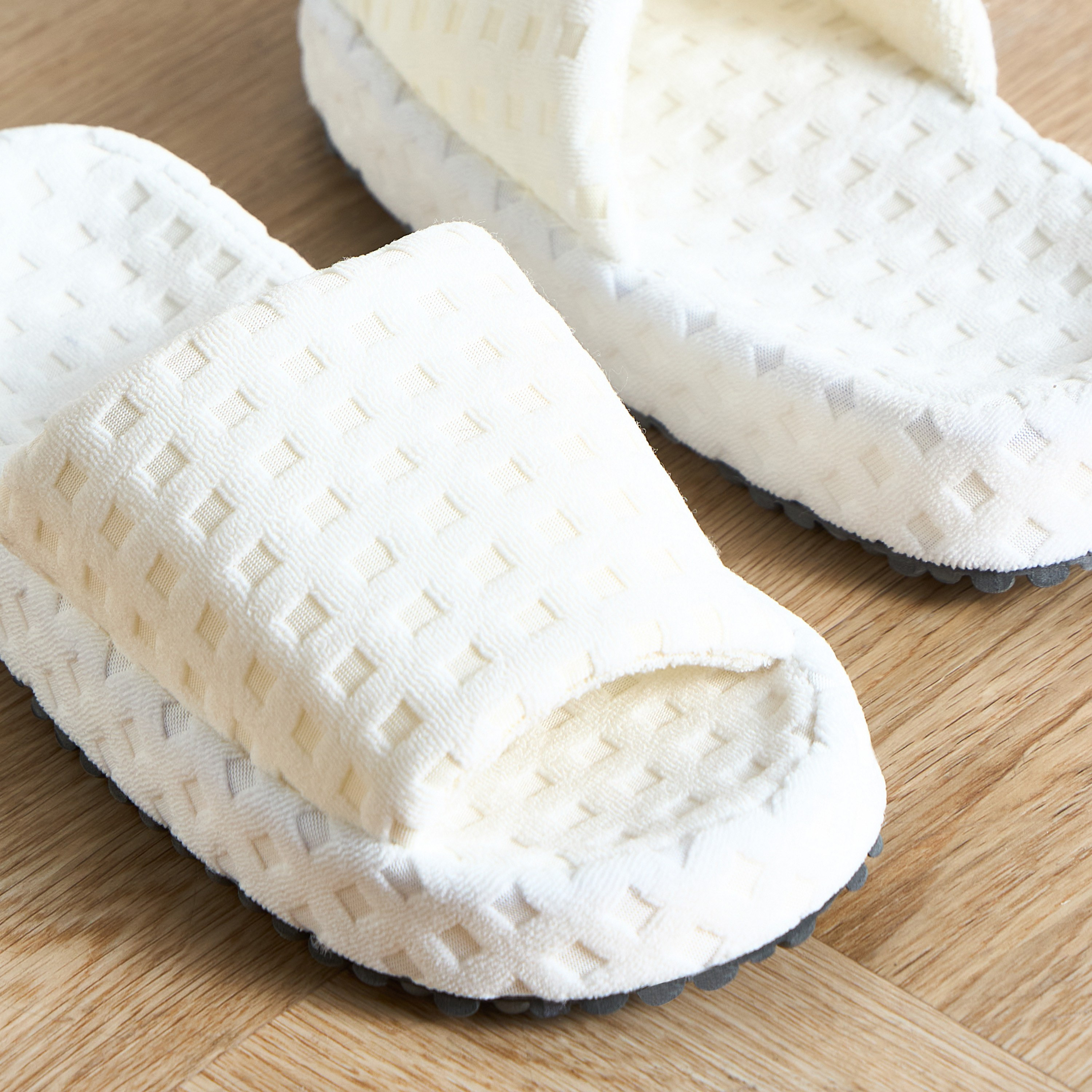 Leila Indoor Slipper - Small to Medium-household-bathandlaundry-bathlinen-bathrobesandslippers-slippers-image-2