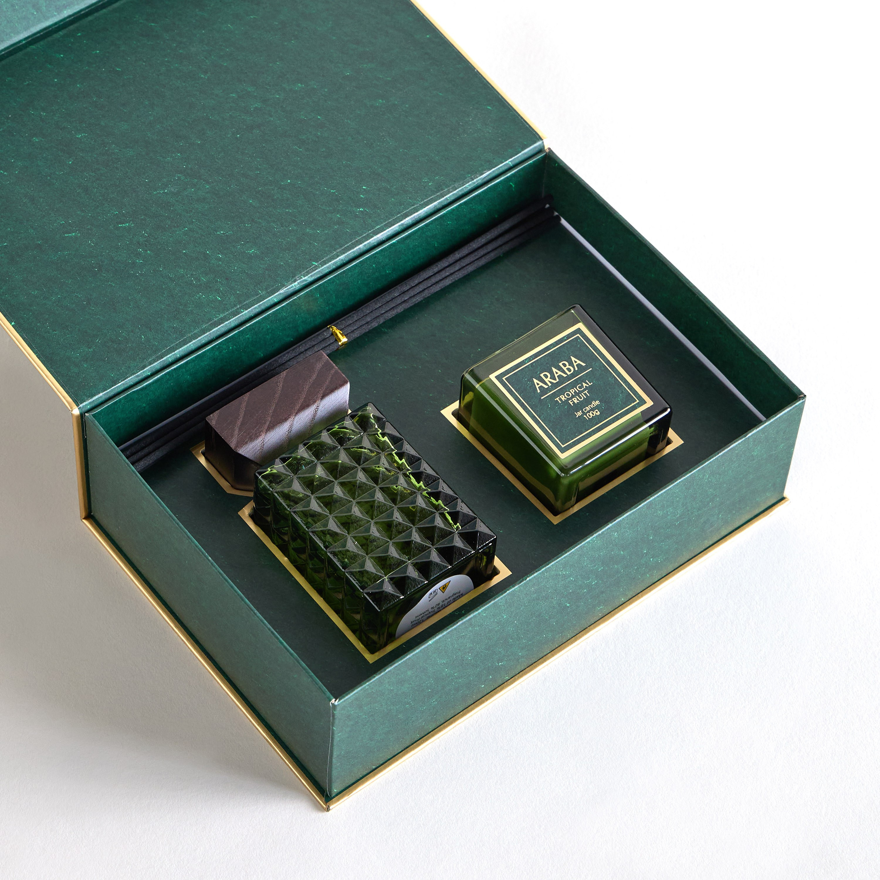 طقم موزع عطور بالأعواد يونيكورن وجرة شموع قطعتين - أرابا-household-homefragrance-fragrancegiftset-image-1