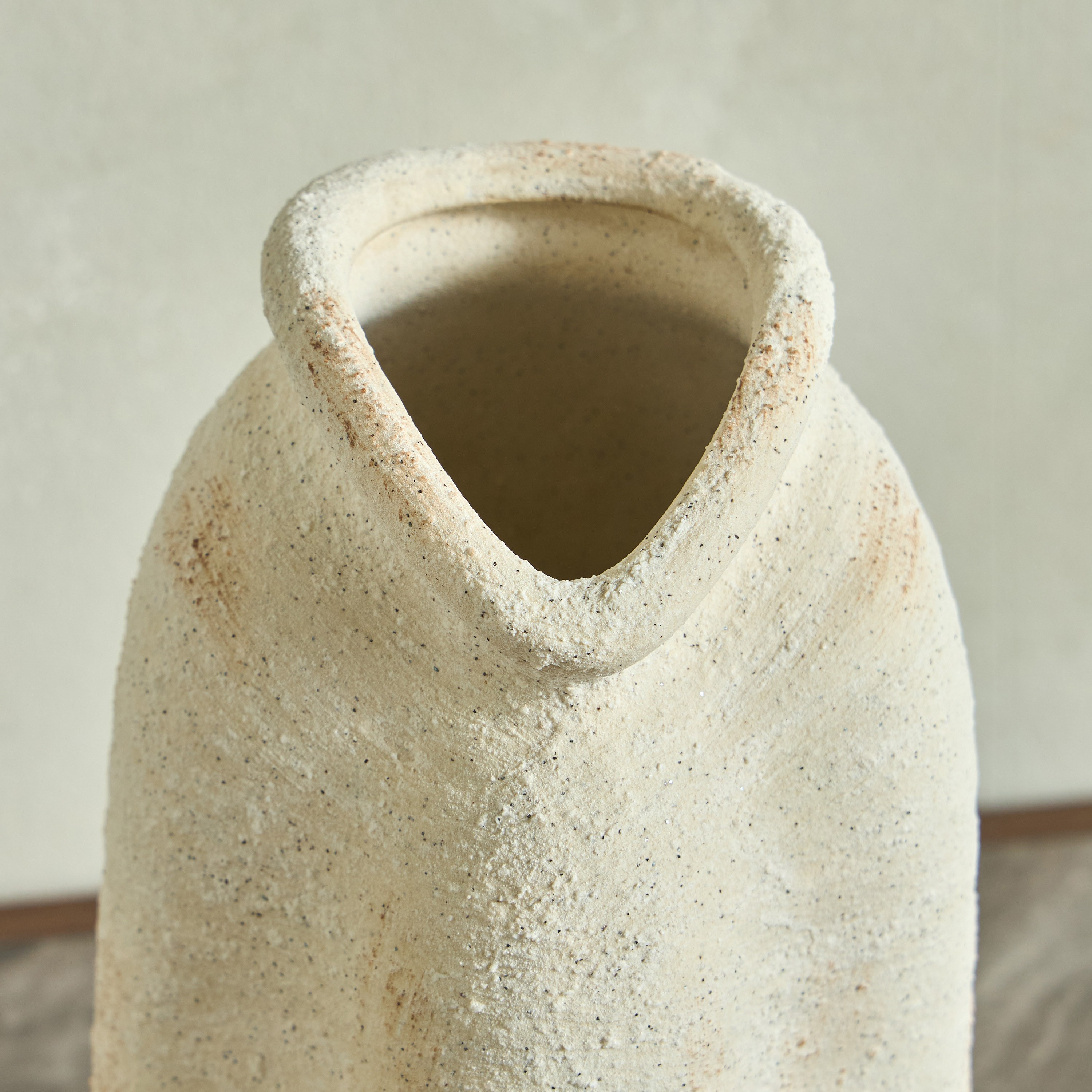 مزهرية خزف - موندو - 22 سم-household-decor-vasesandbowls-image-2