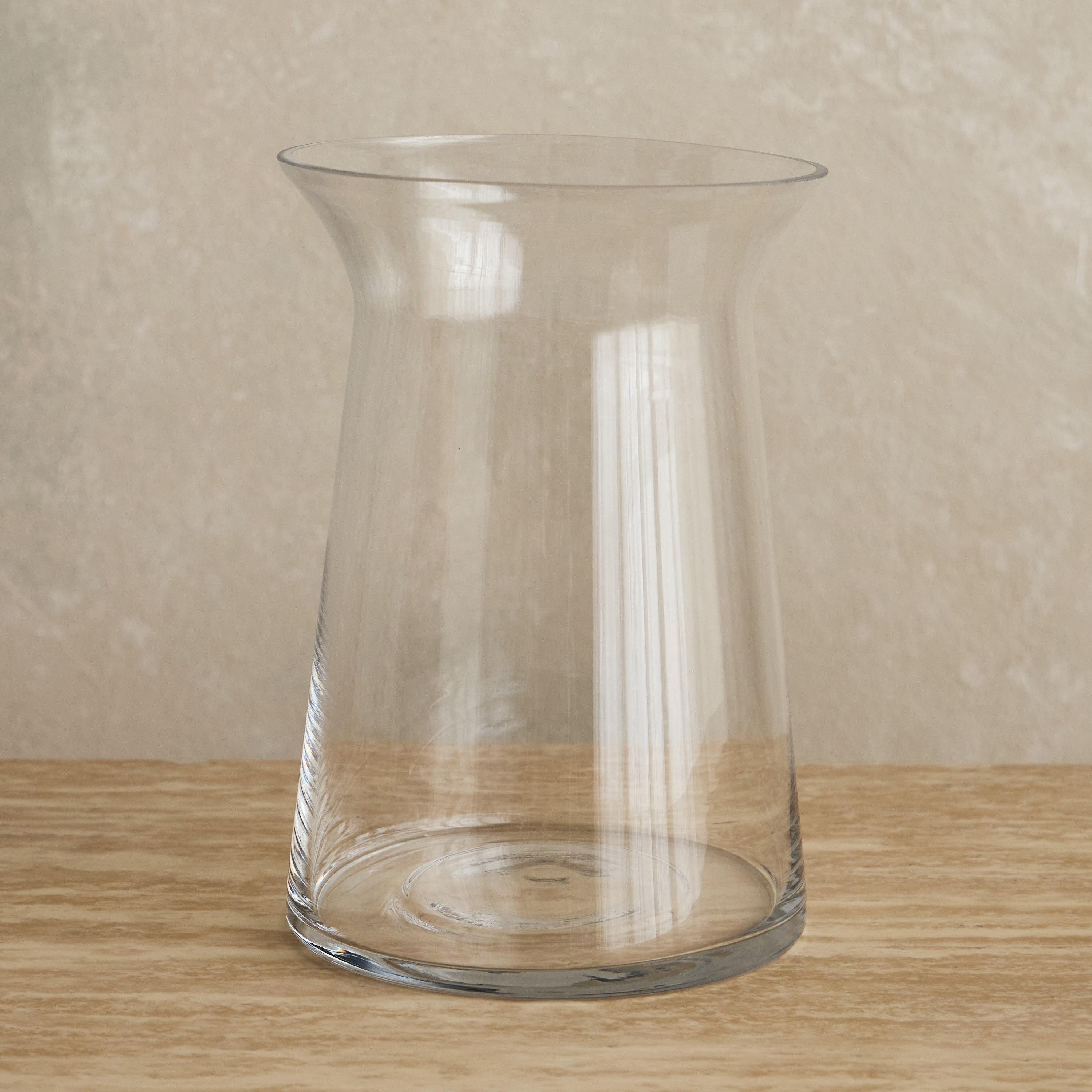 Essential Evolis Glass Vase - 22 cm-household-decor-vasesandbowls-image-1