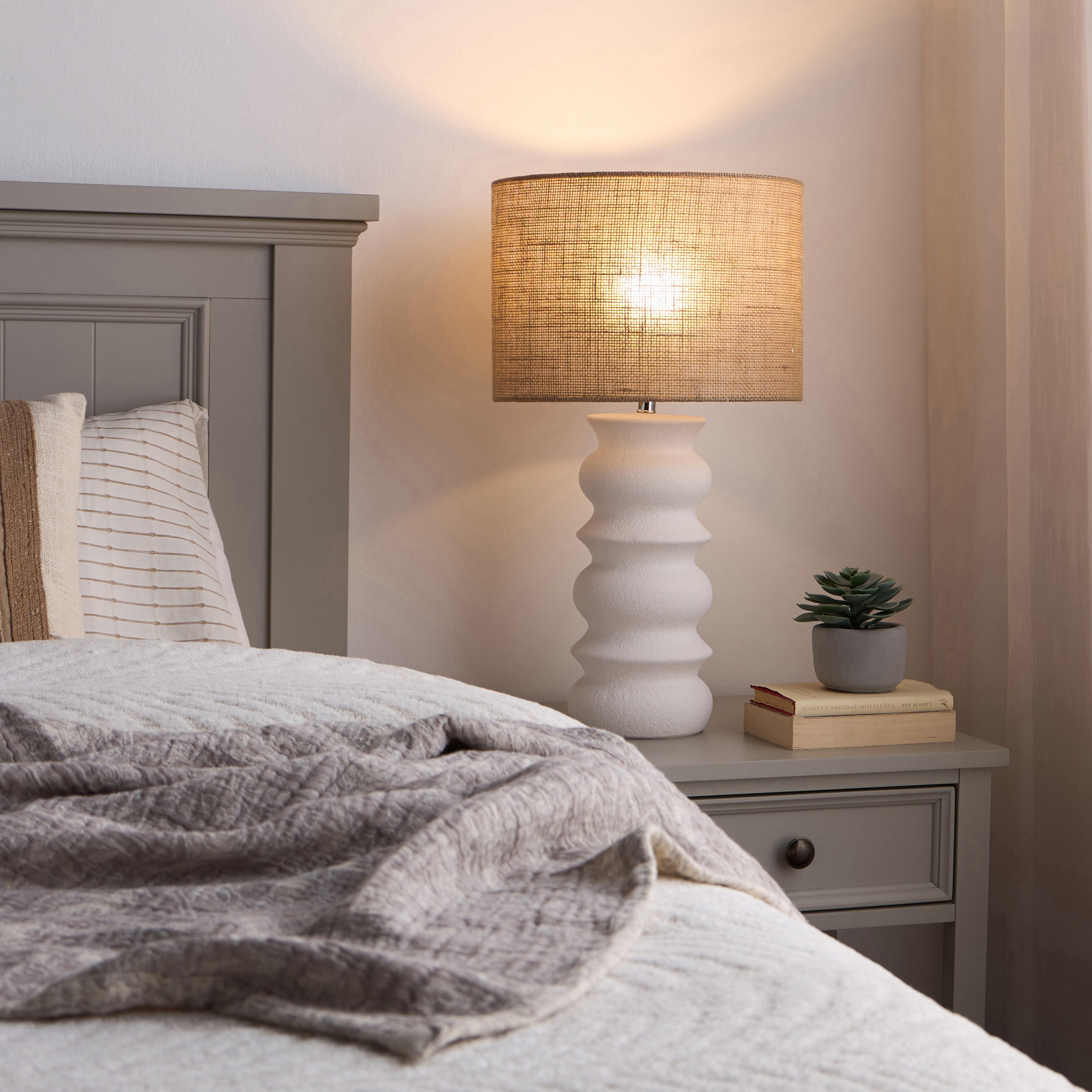Brillo Ceramic Table Lamp - 62 cm-household-lighting-tableanddesklamps-image-5