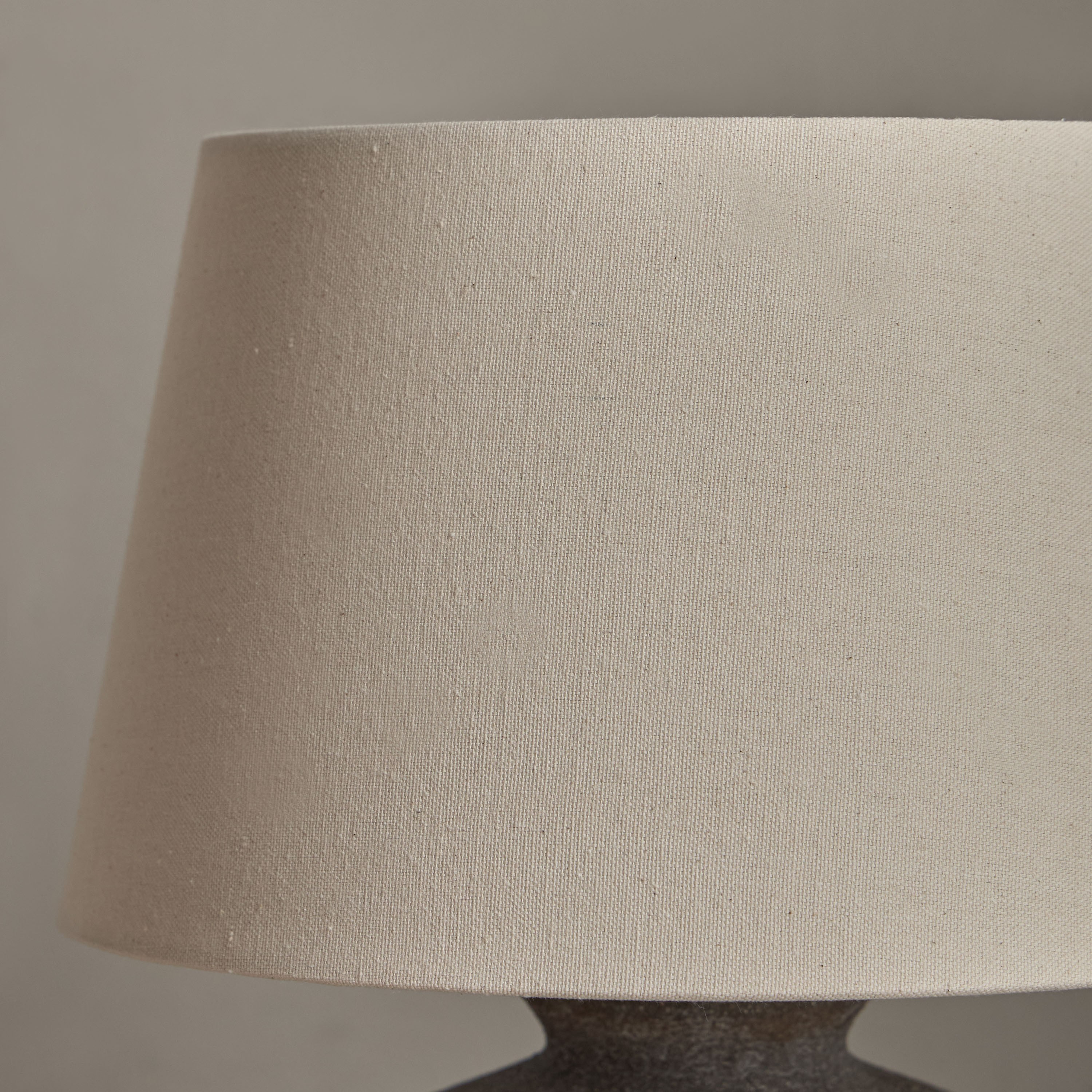 Ashlyn Ceramic Table Lamp - 50 cm-household-lighting-tableanddesklamps-image-3