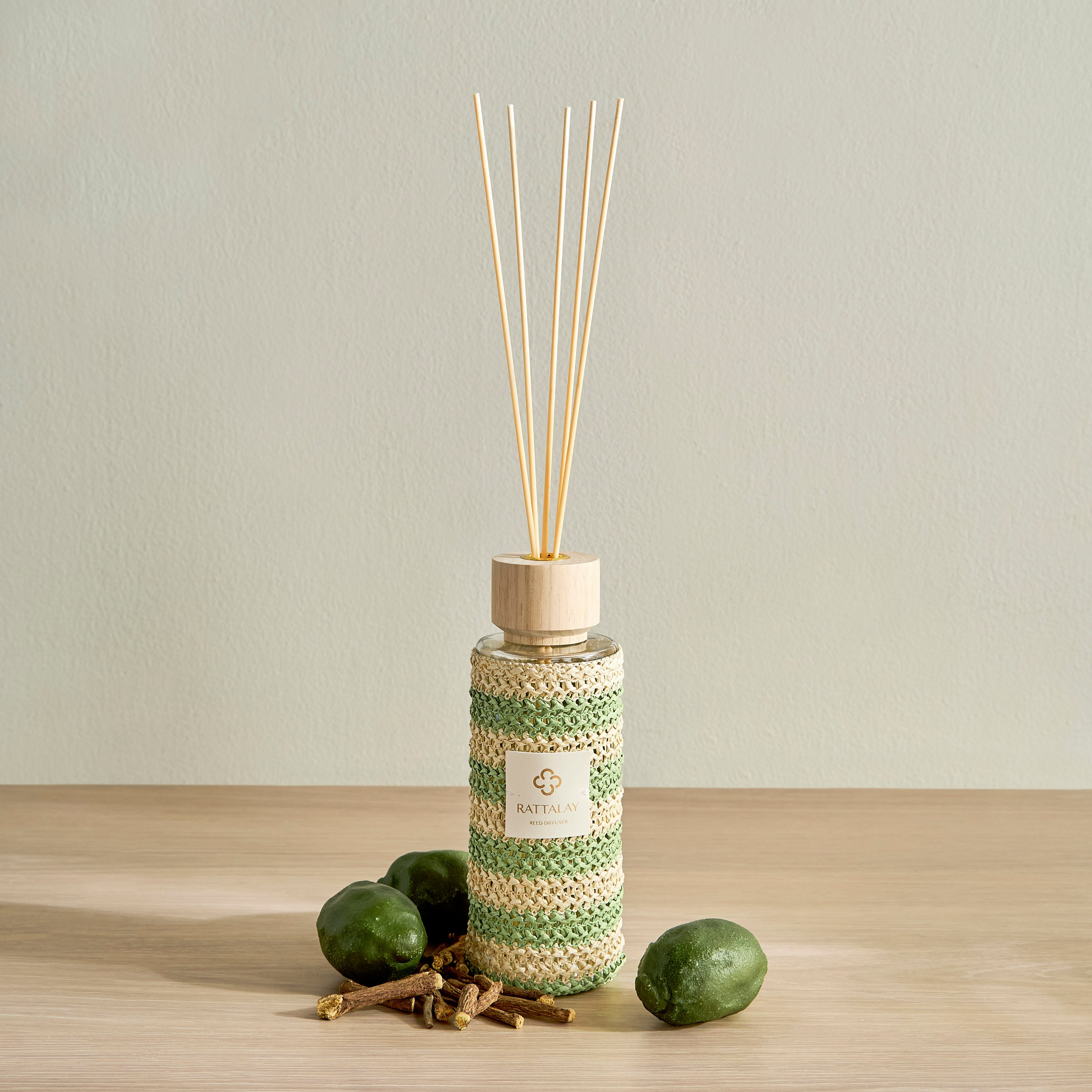 Rattalay Oud Bergamot Reed Diffuser - 500 ml-household-homefragrance-reeddiffusers-image-1