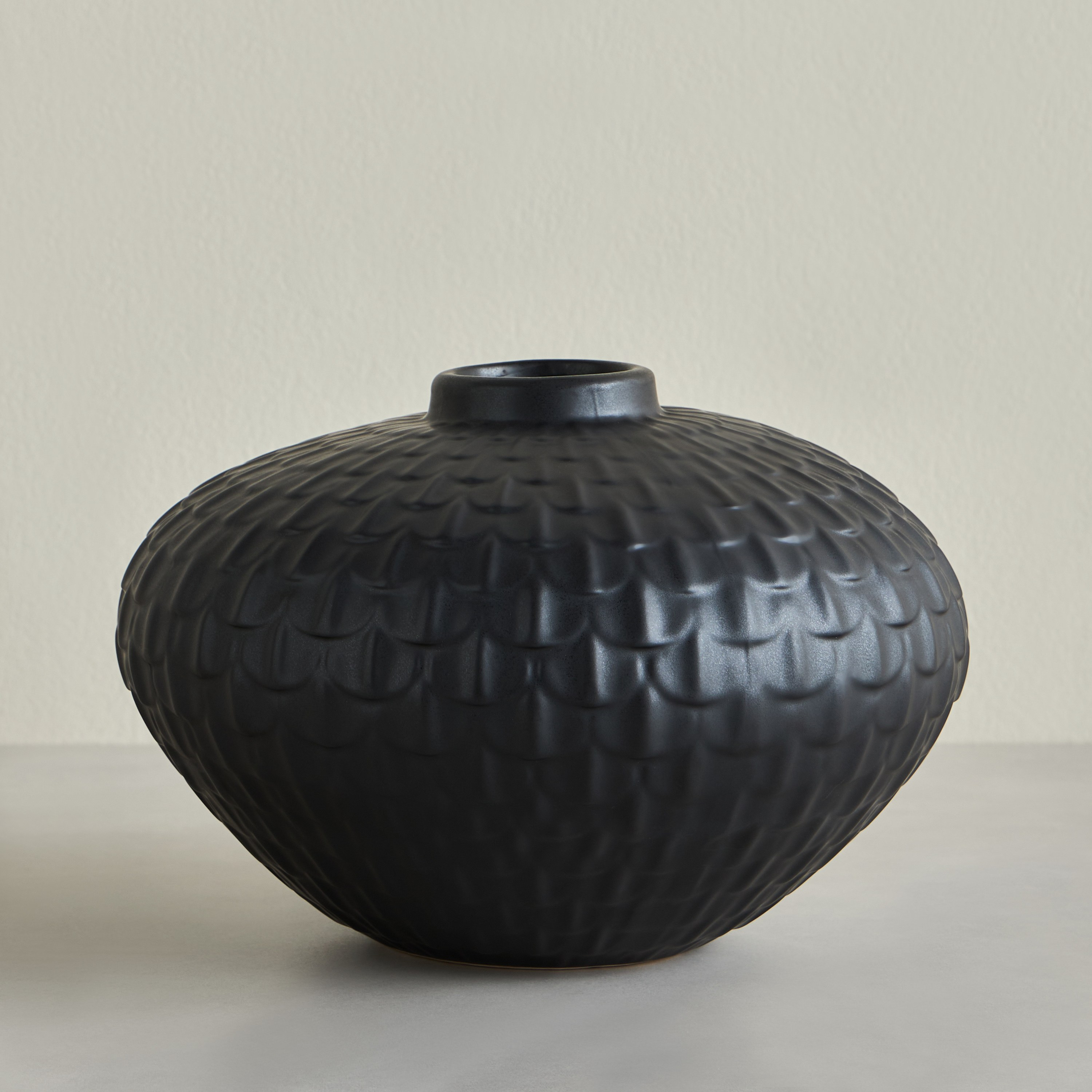 Modern Ceramic Vase - 21 cm-household-decor-vasesandbowls-image-1
