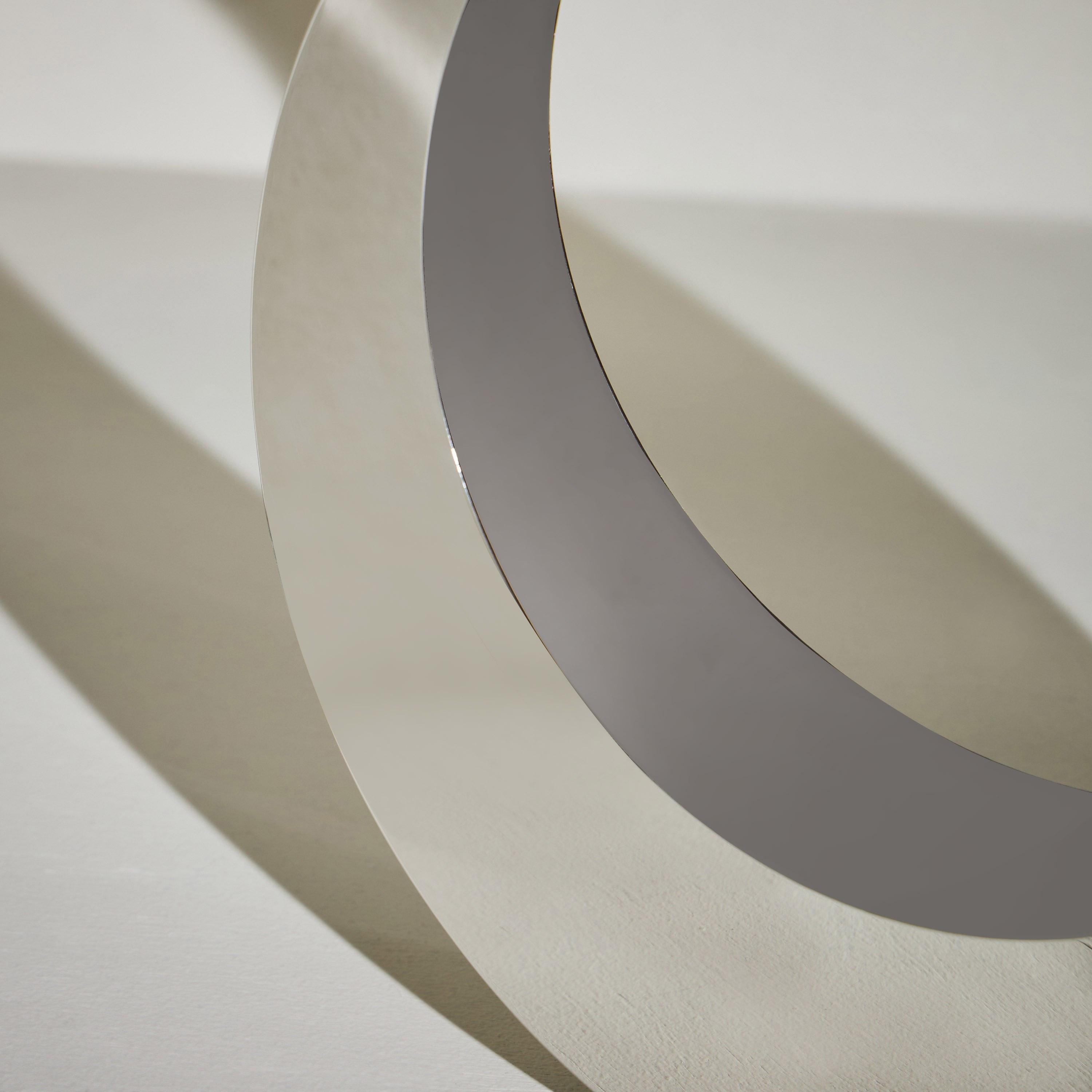 Gradient Grace Table Vase - 26 cm-household-decor-vasesandbowls-image-2