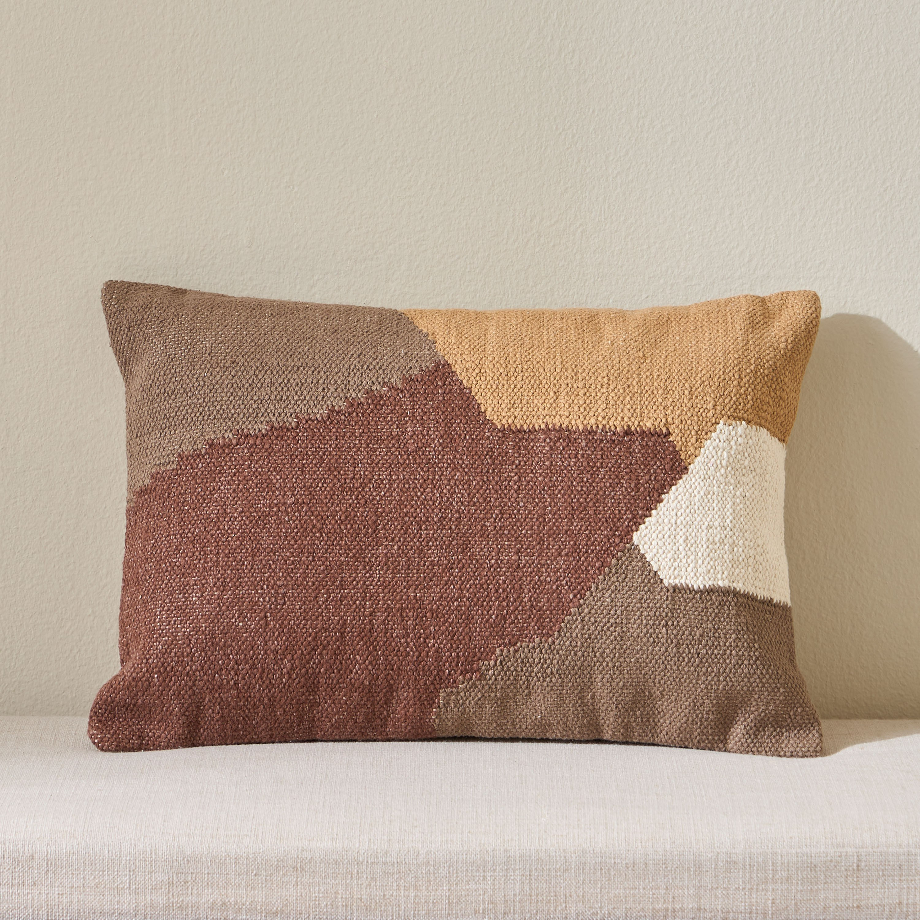 وسادة محشوة من الكتان محاكة يدويا - دايانا - 35x50 سم-household-cushionsandthrows-filledcushions-decorativecushions-image-1