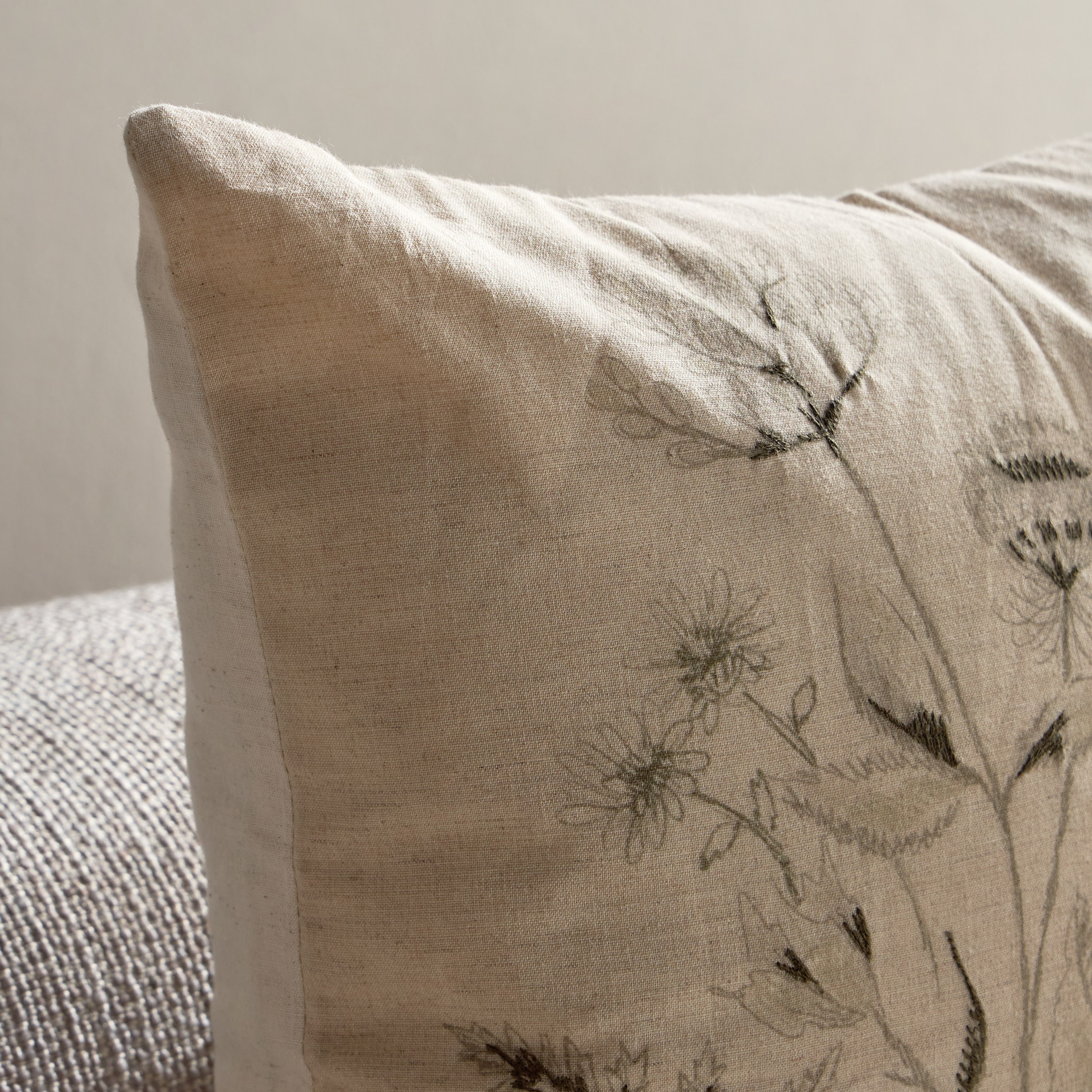 Floral Printed Embroidered Cushion Cover - 50x50 cm-household-cushionsandthrows-cushioncovers-image-2