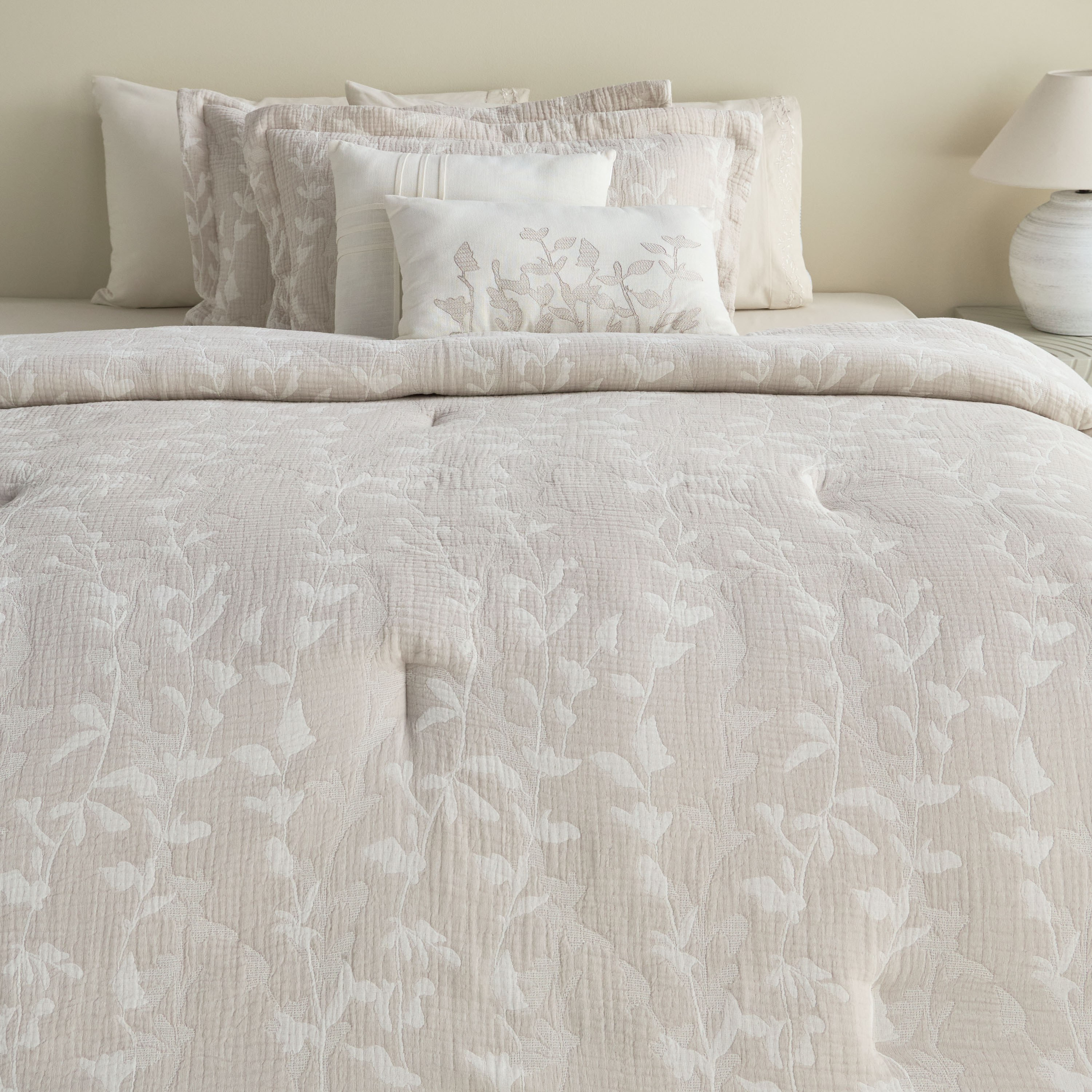 Dauria Cotton Jacquard 8-Piece Super King Comforter and Sheet Set - 240x260 cm-household-bedding-comfortersandbedspreads-bedinabag-image-2