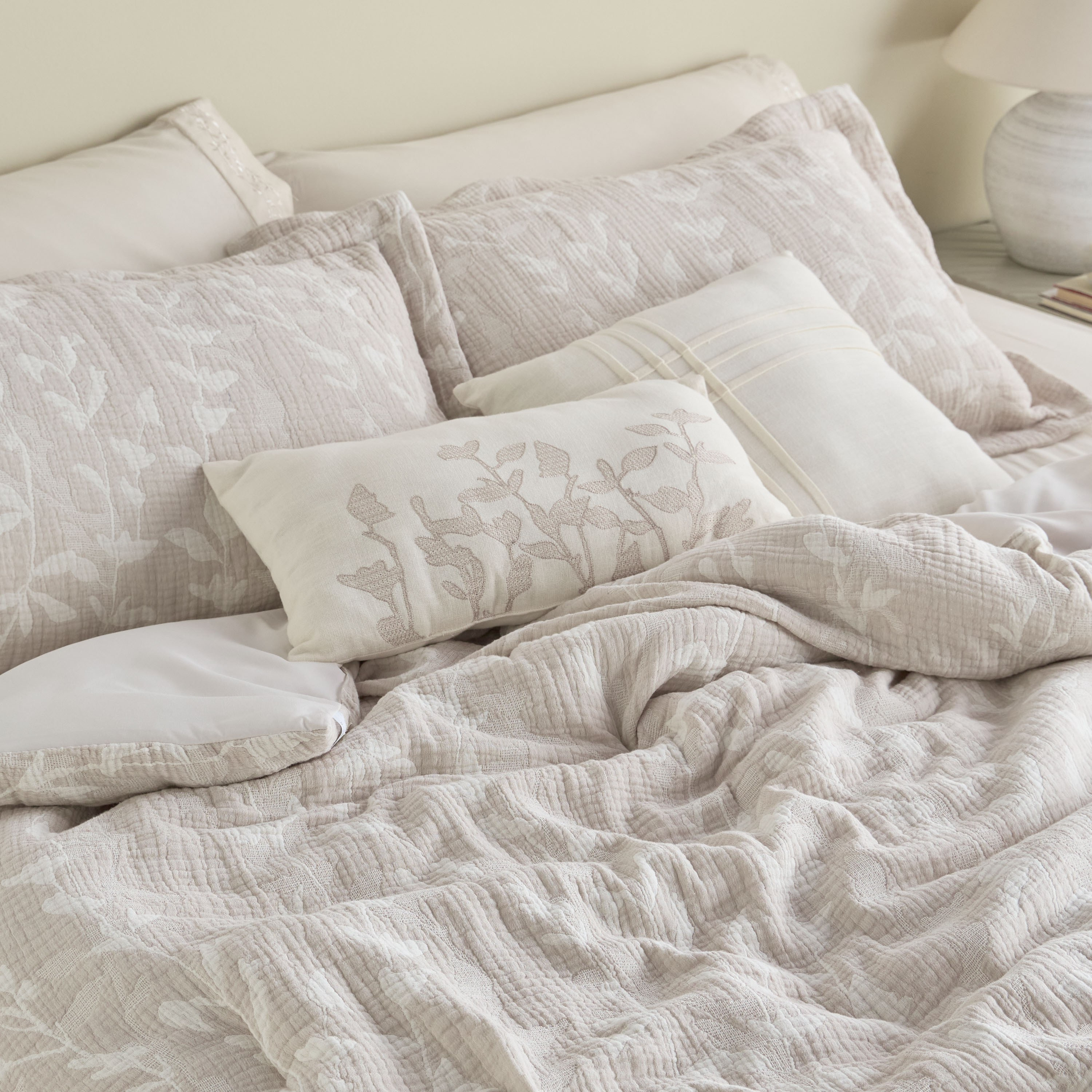 Dauria Cotton Jacquard 8-Piece Super King Comforter and Sheet Set - 240x260 cm-household-bedding-comfortersandbedspreads-bedinabag-image-7