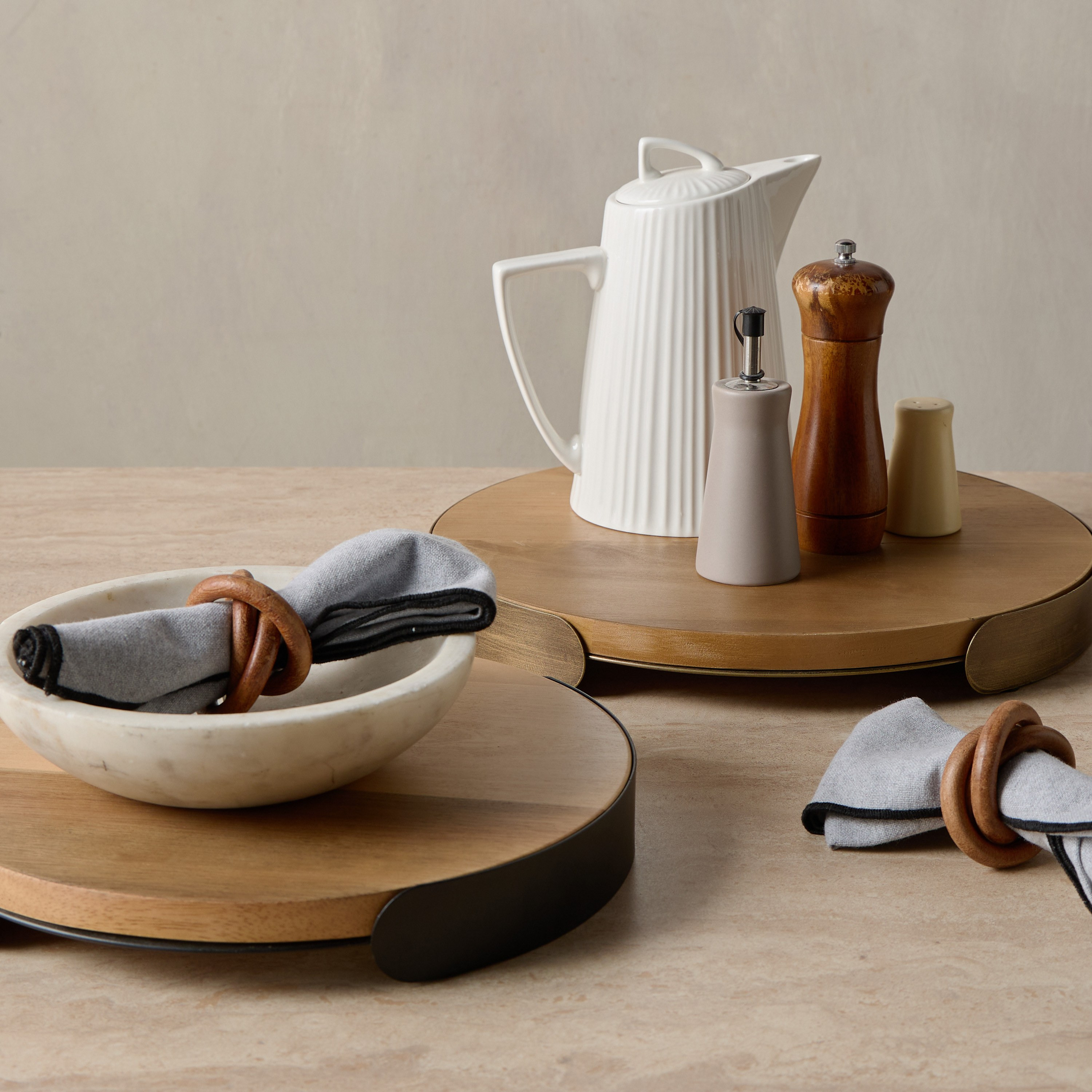 طبق ديكور خشبي - لولو أدولف - 36x36 سم-household-decor-boxesandtrays-image-1