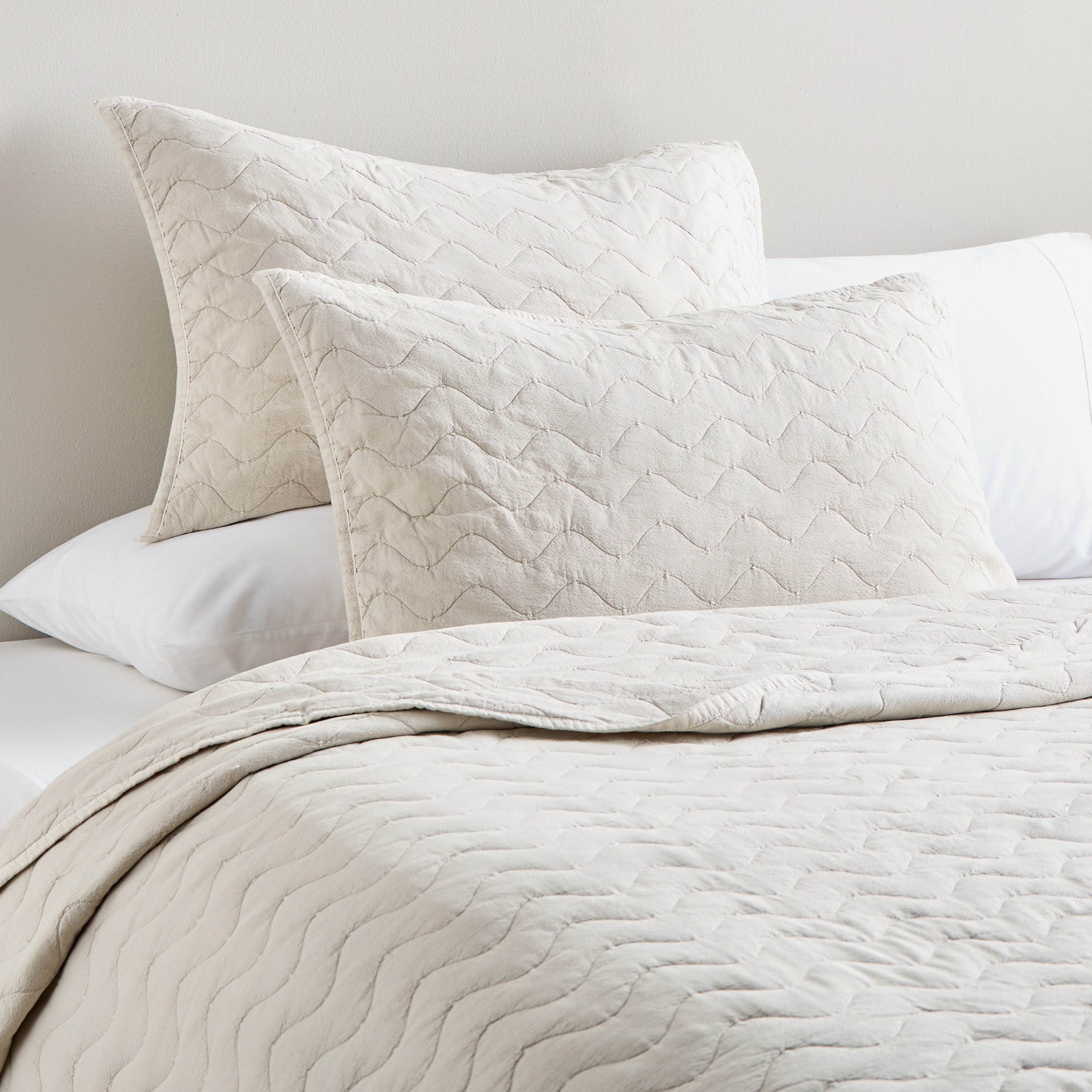 Lino Quilted 3-Piece Super King Bedspread Set - 260x240 cm-household-bedding-comfortersandbedspreads-bedspreads-image-1