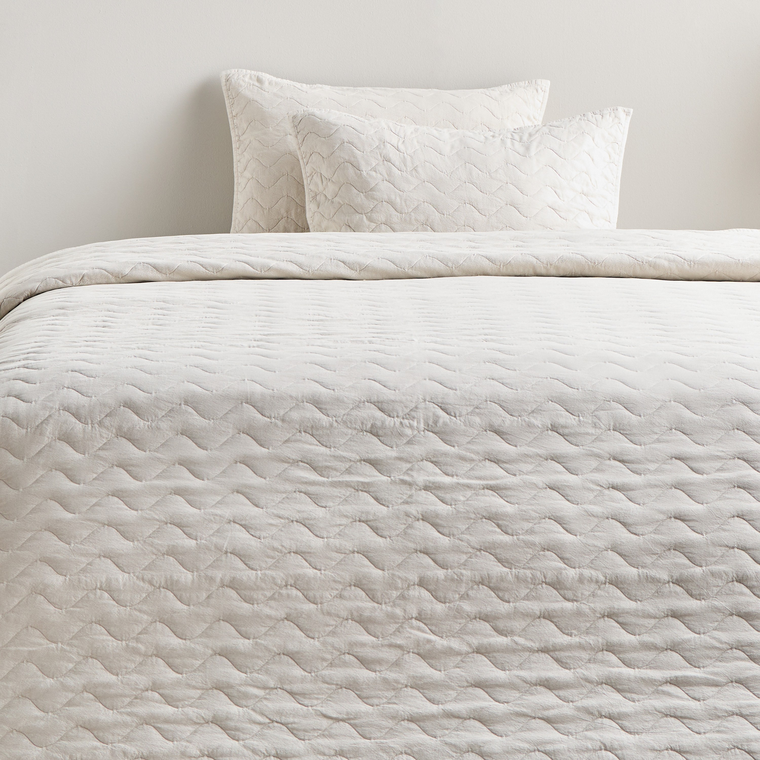 Lino Quilted 3-Piece Super King Bedspread Set - 260x240 cm-household-bedding-comfortersandbedspreads-bedspreads-image-2