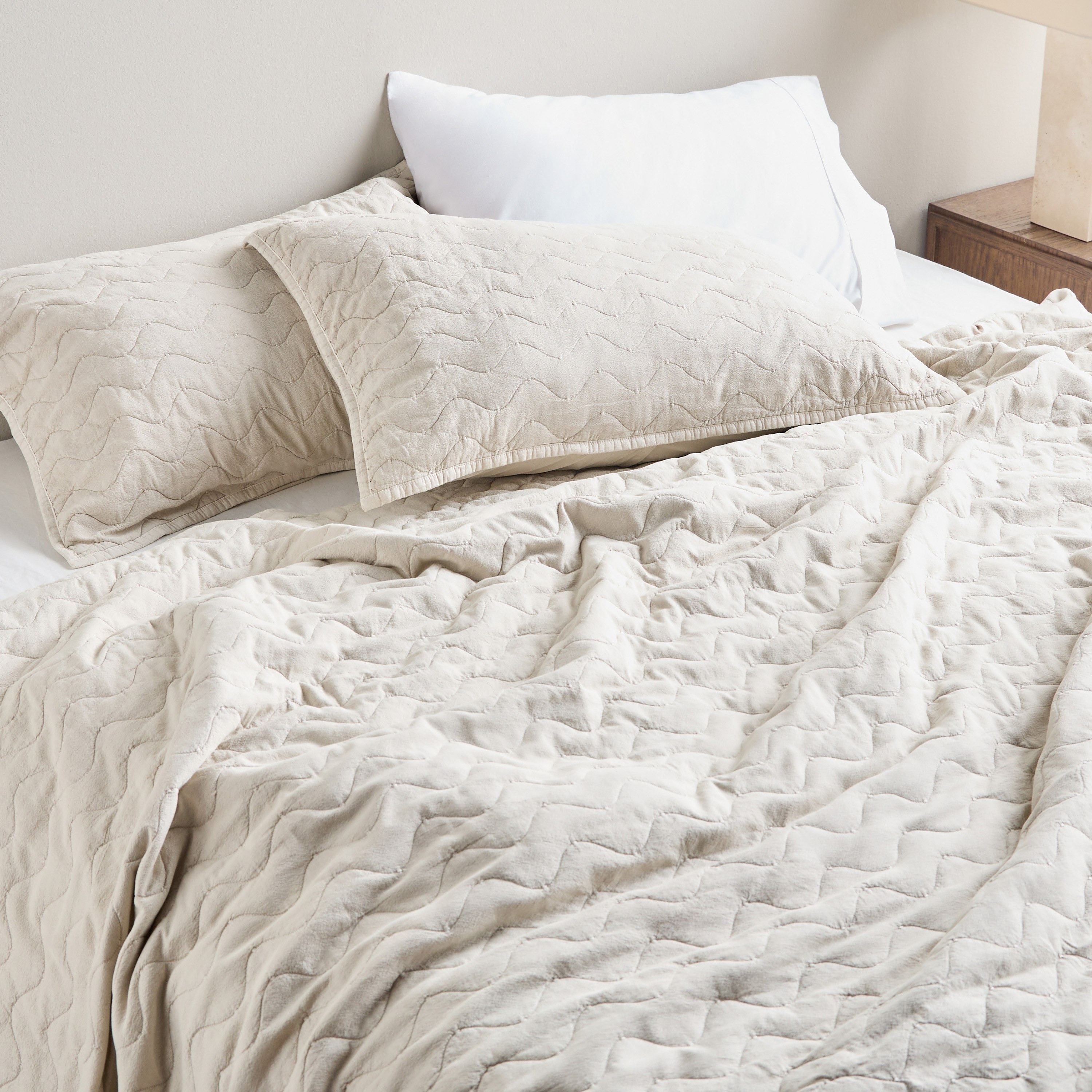 Lino Quilted 3-Piece Super King Bedspread Set - 260x240 cm-household-bedding-comfortersandbedspreads-bedspreads-image-5