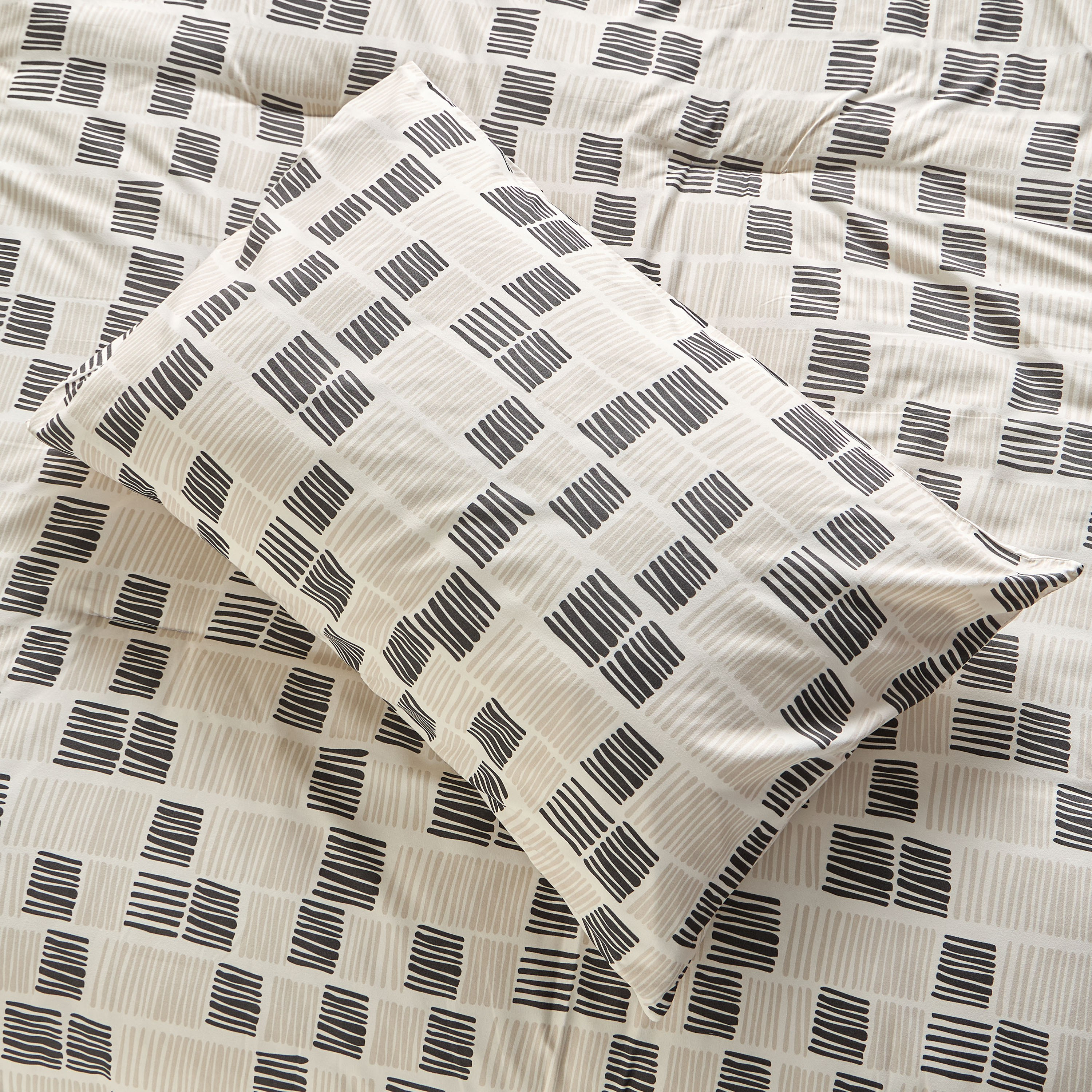 Macoy Microfibre Checkered 2-Piece Full Comforter Set - 160x230 cm-household-bedding-comfortersandbedspreads-comforters-image-3