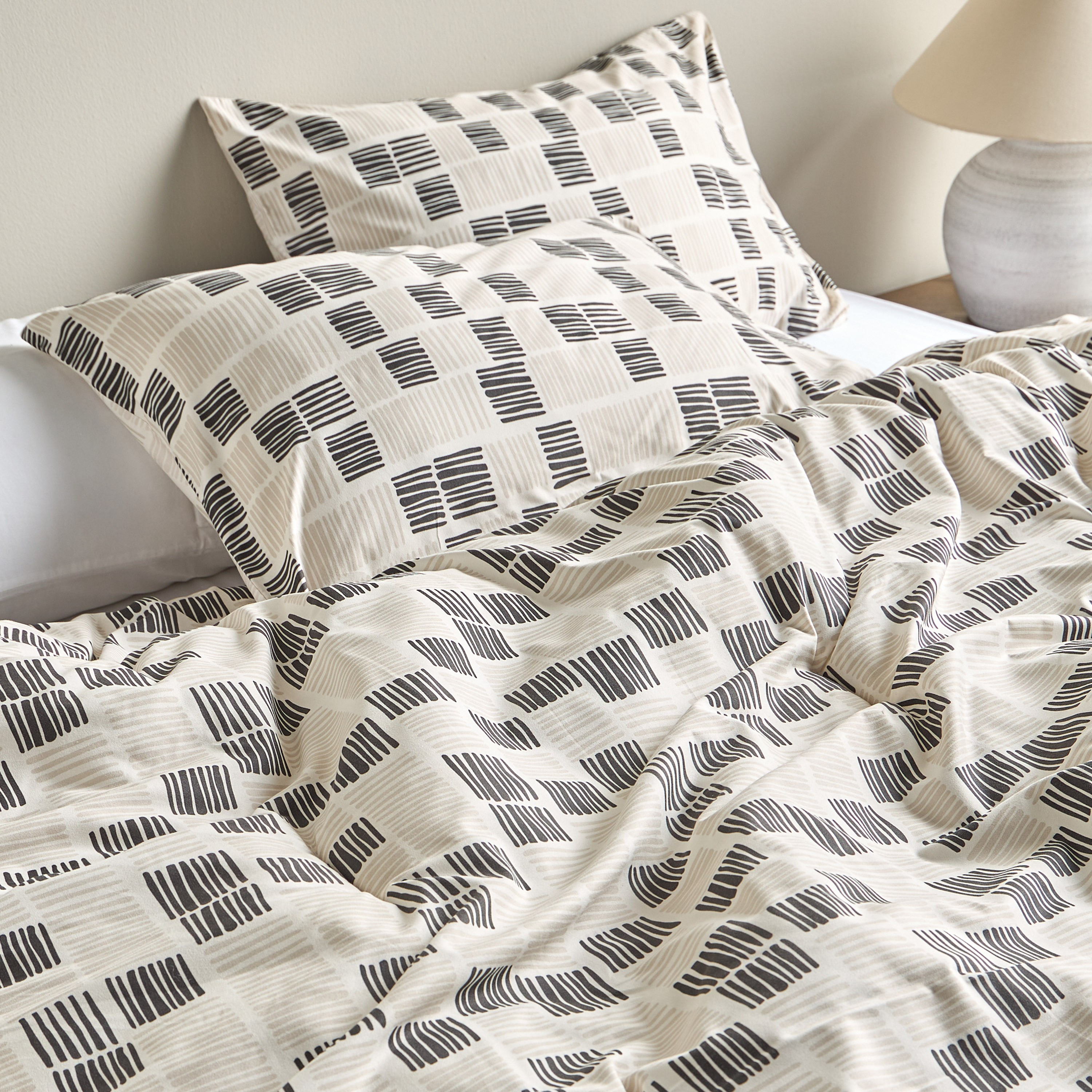 Macoy Microfibre Checkered 3-Piece King Comforter Set - 220x230 cm-household-bedding-comfortersandbedspreads-comforters-image-4