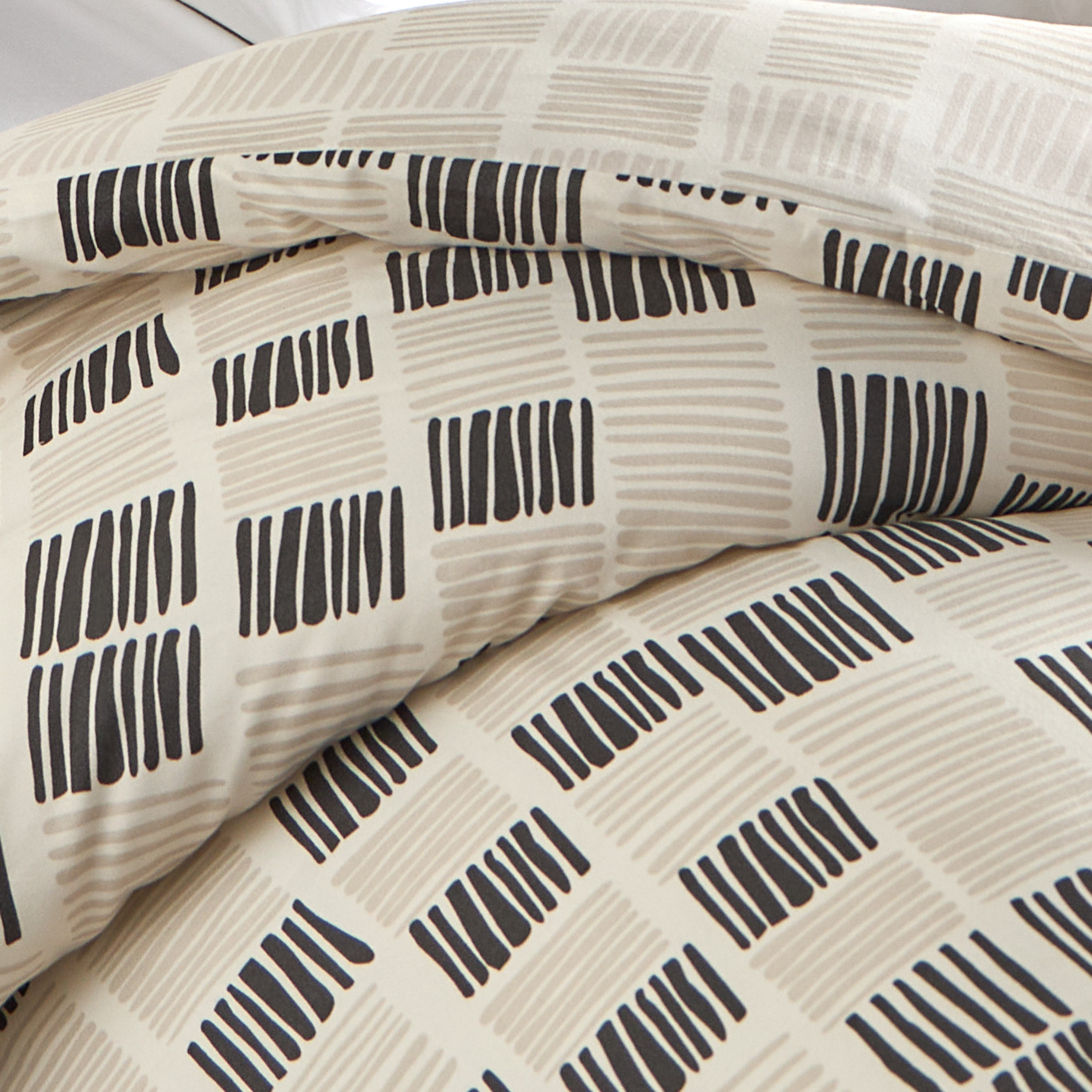 Macoy Microfibre Checkered 3-Piece King Comforter Set - 220x230 cm-household-bedding-comfortersandbedspreads-comforters-image-5